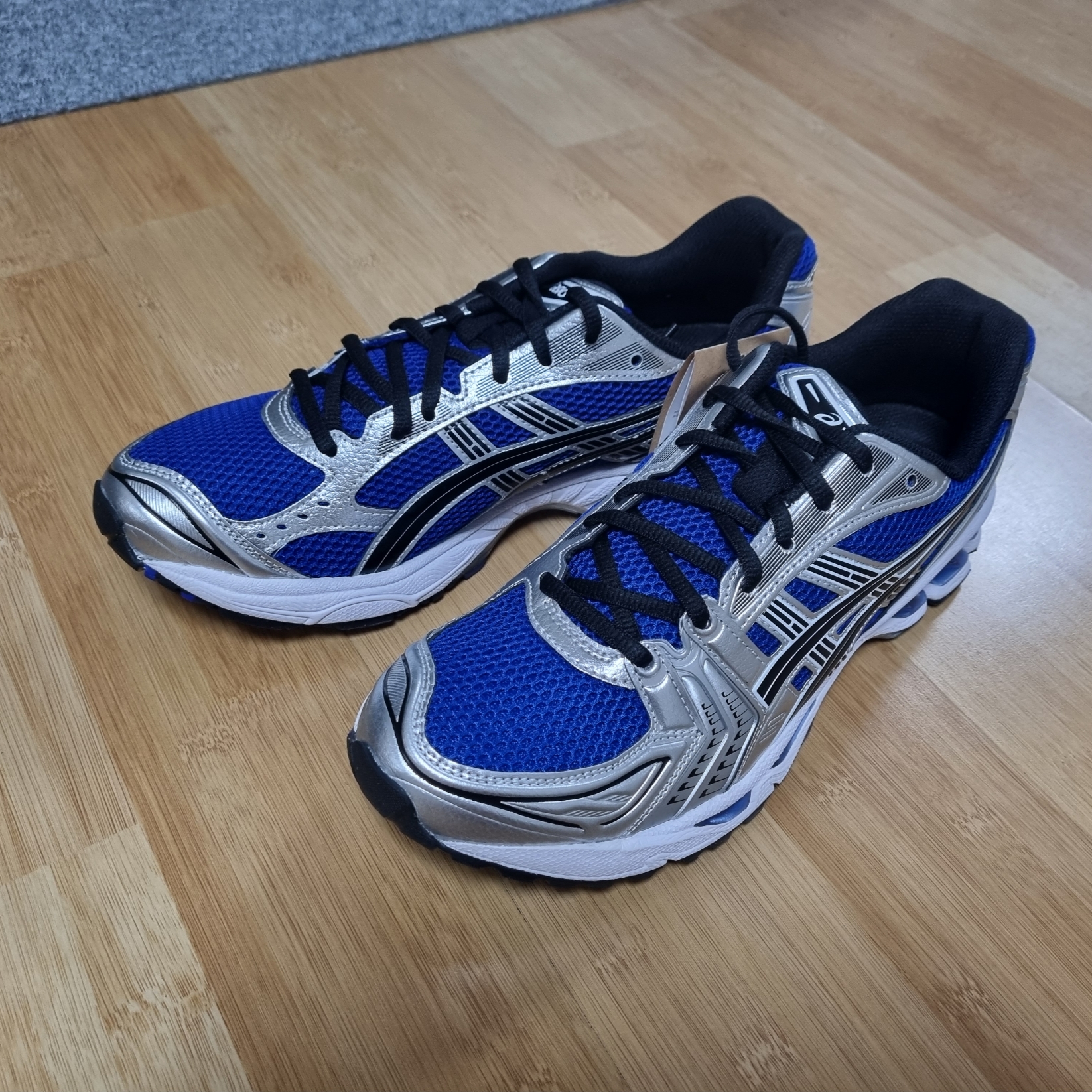 Asics Gel-Kayano 14 Monaco Blue Black 착용 스타일