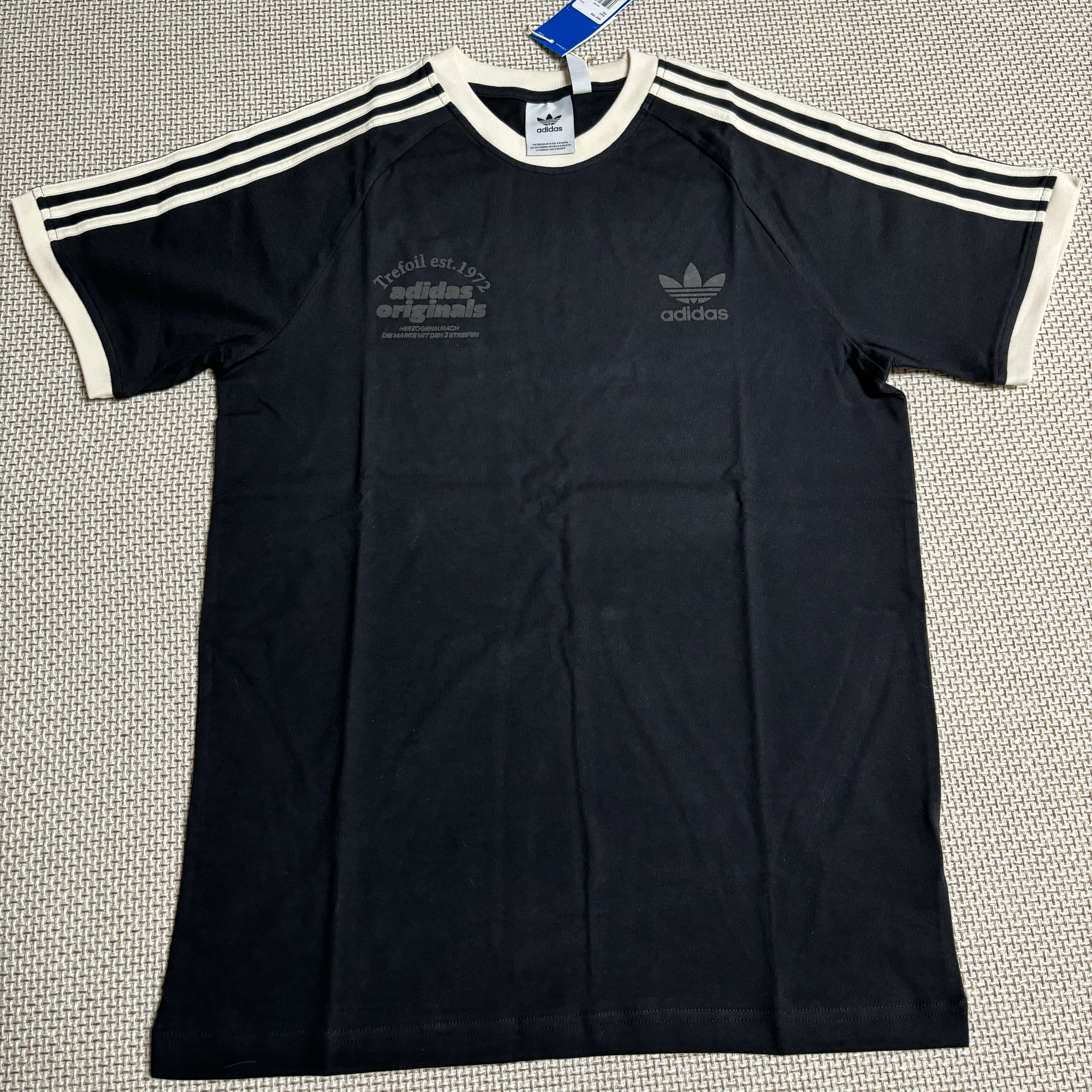 Adidas GRF T-Shirt Black - KR Sizing 착용 스타일 - 3