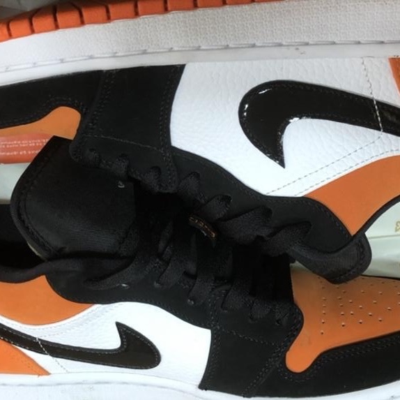 Jordan 1 Low Shattered Backboard 착용 스타일