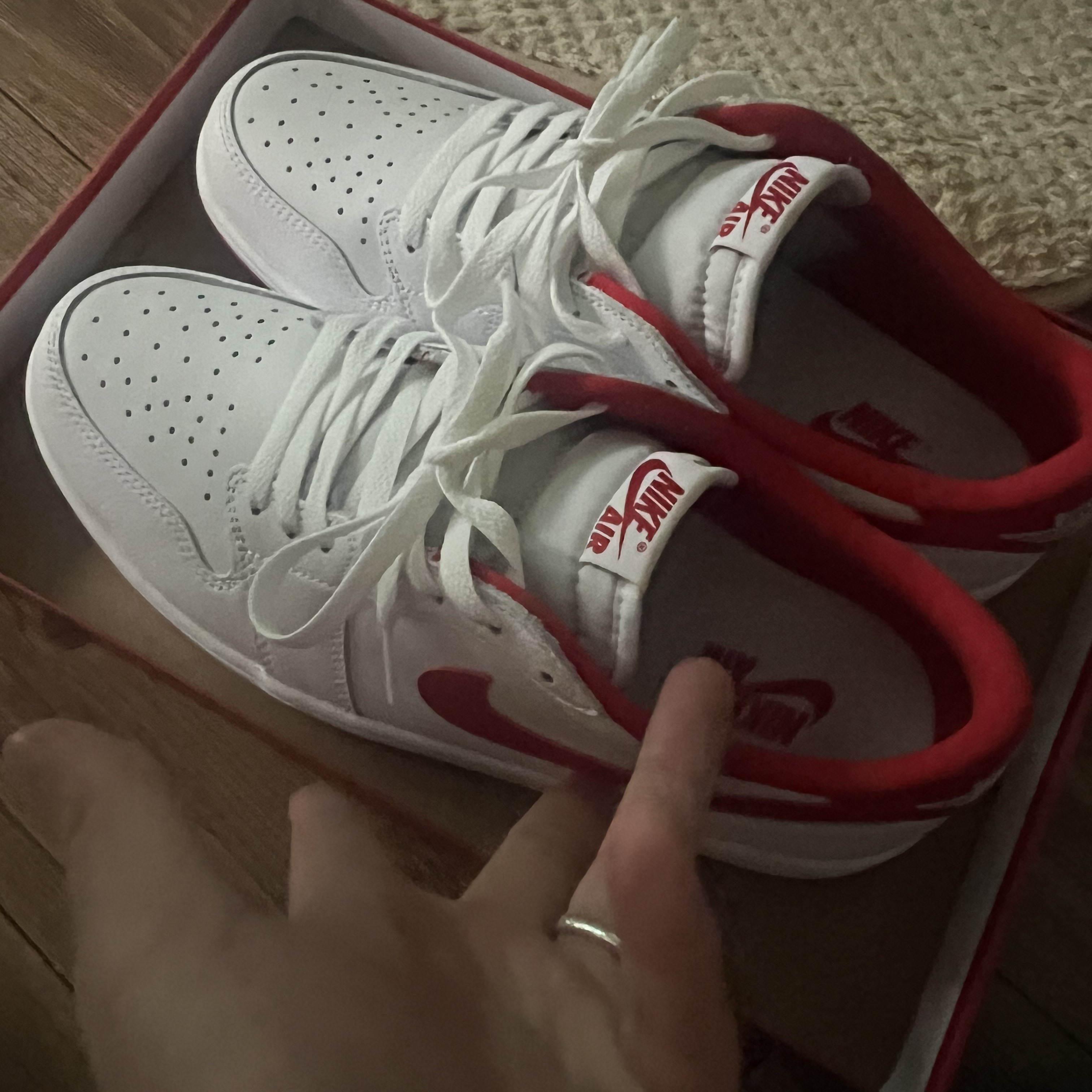 Jordan 1 Retro Low OG University Red 착용 스타일