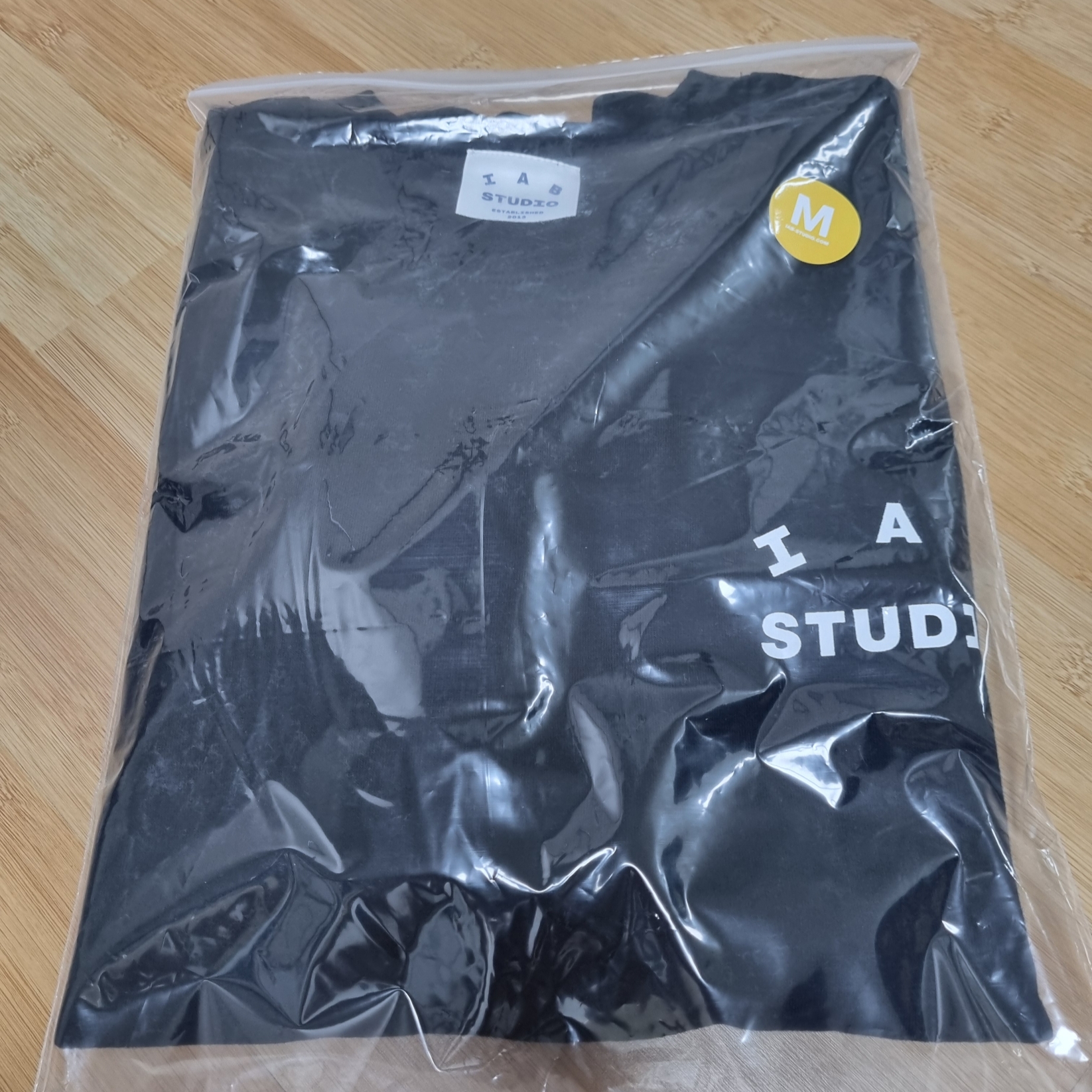 IAB Studio Long Sleeve Black - 23FW 착용 스타일