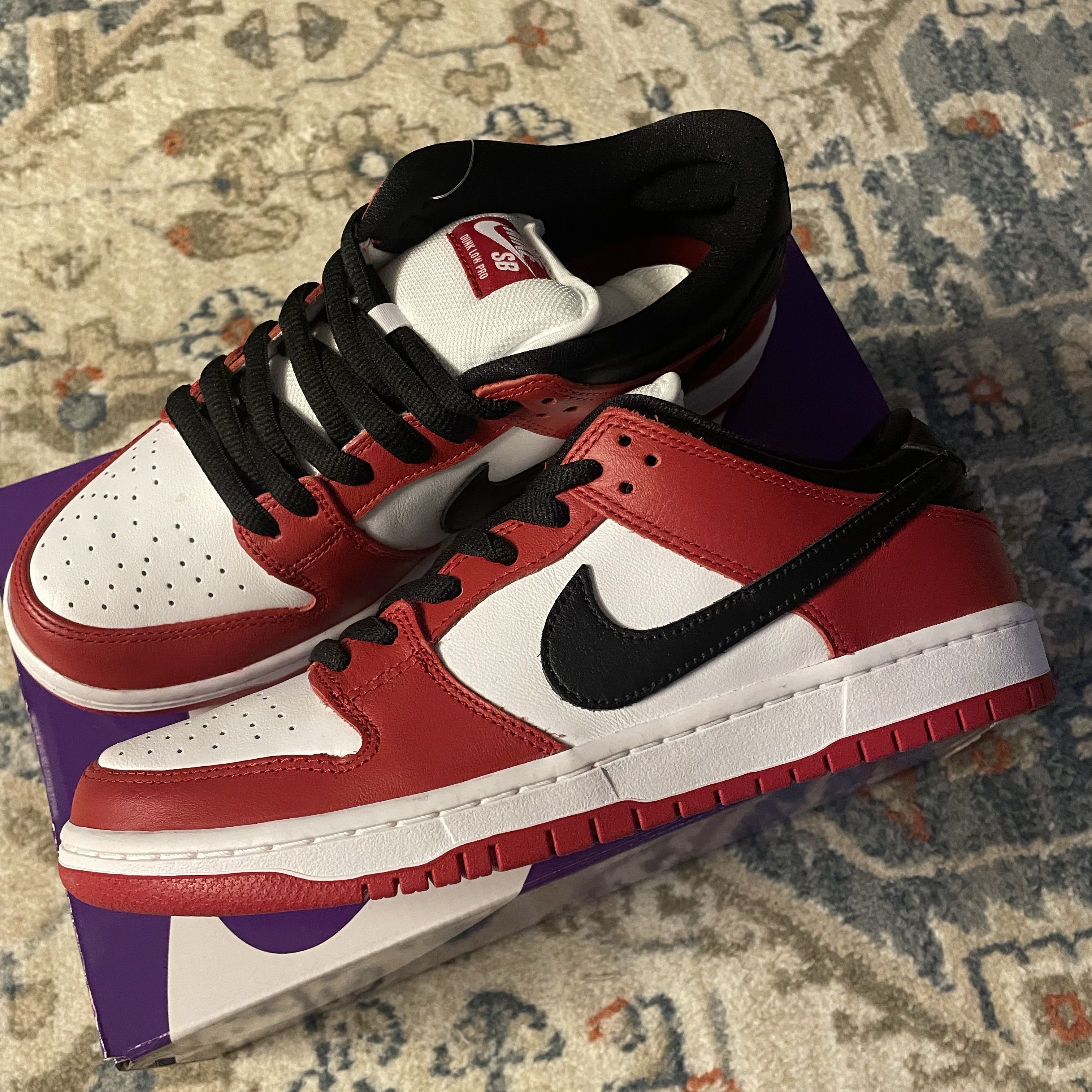 Nike SB Dunk Low Pro Chicago 착용 스타일 - 1