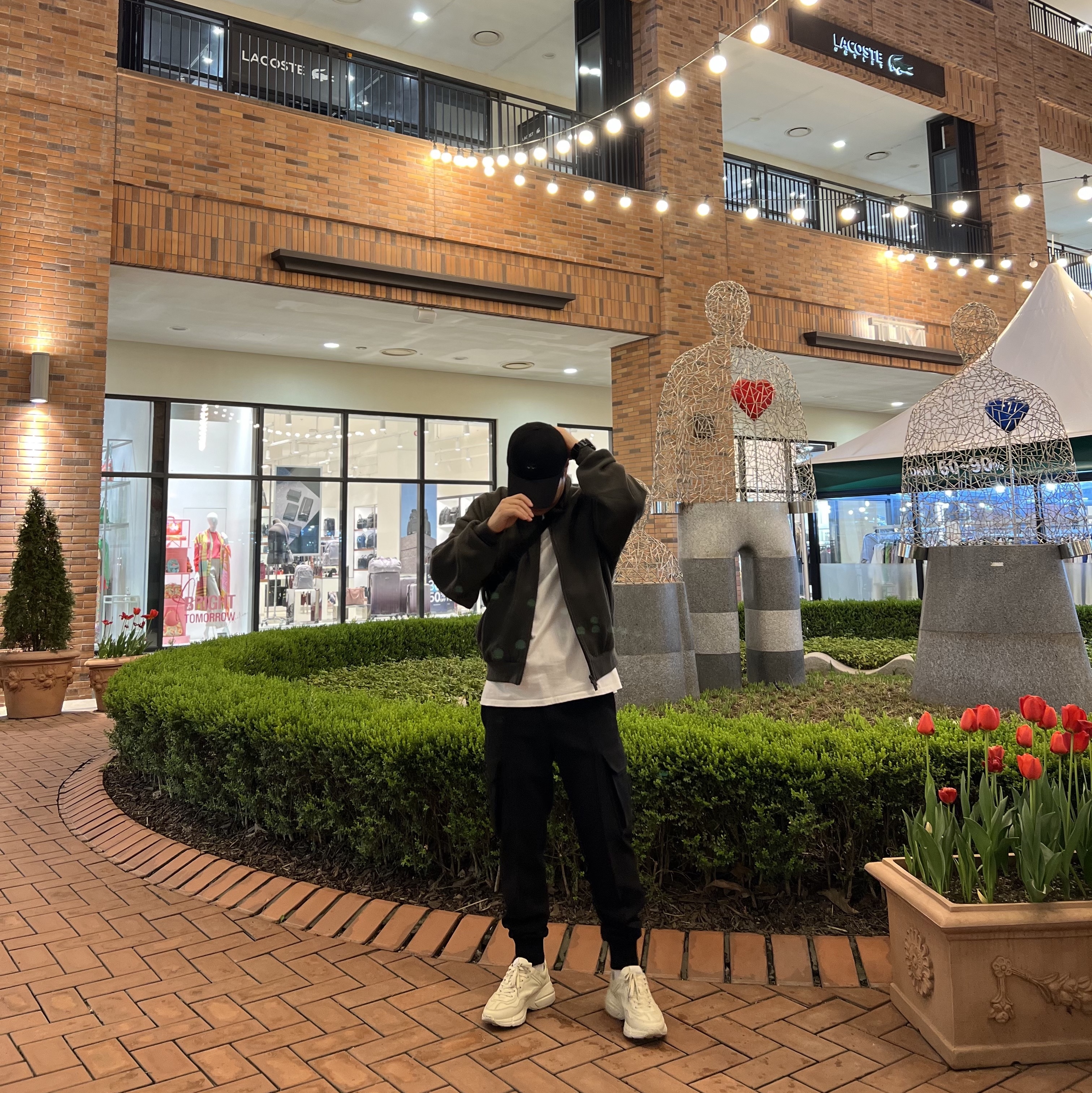 (W) Essentials Full Zip Jacket Off Black - 23SS, Gucci Rhyton Anchor Print Sneakers 착용 스타일 - 5