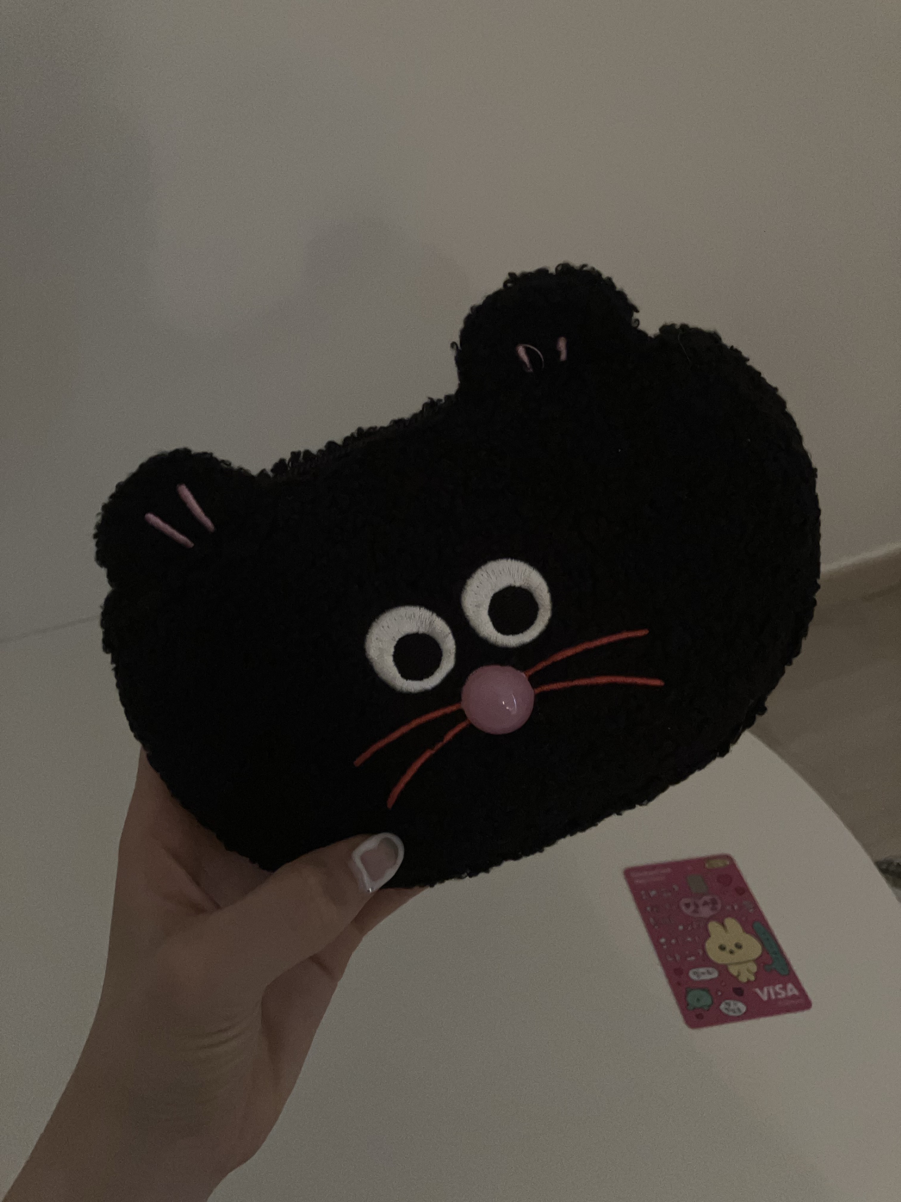 Monamhee Pouch Black 착용 스타일 - 4