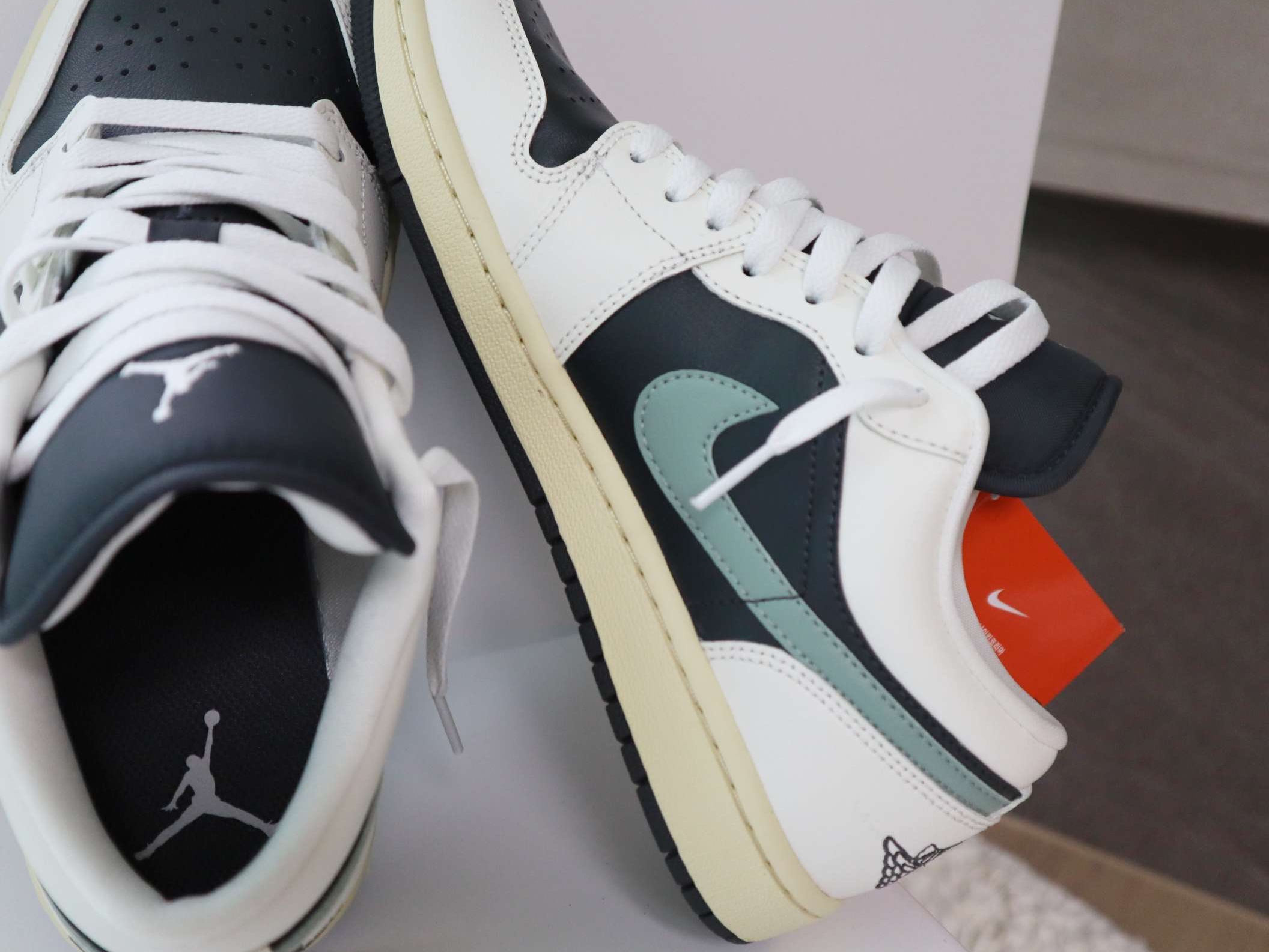(W) Jordan 1 Low Anthracite Sail 착용 스타일 - 3