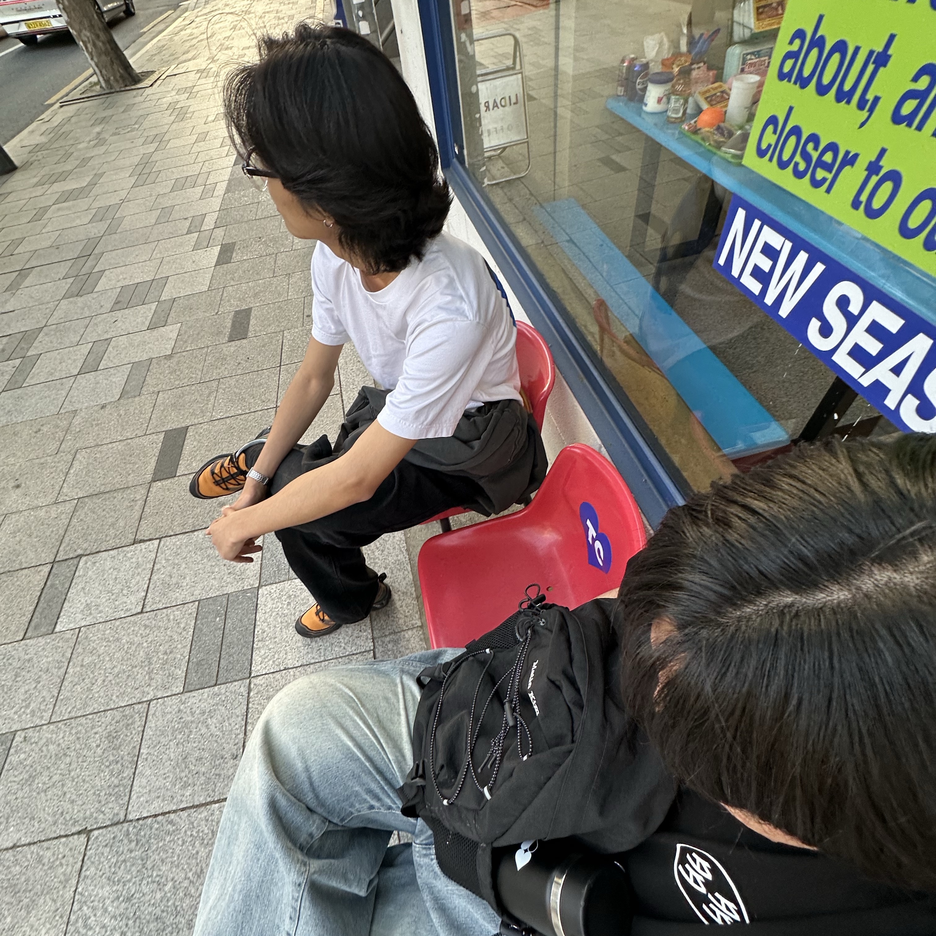 Matin Kim String Utility Backpack Black, Dada Student T-Shirt Black 착용 스타일