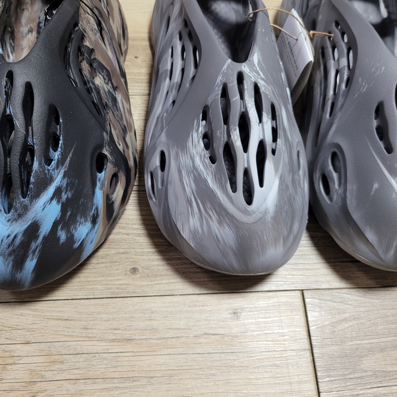 Adidas Yeezy Foam RNNR MX Granite, Adidas Yeezy Foam RNNR MX Cinder 착용 스타일 - 3