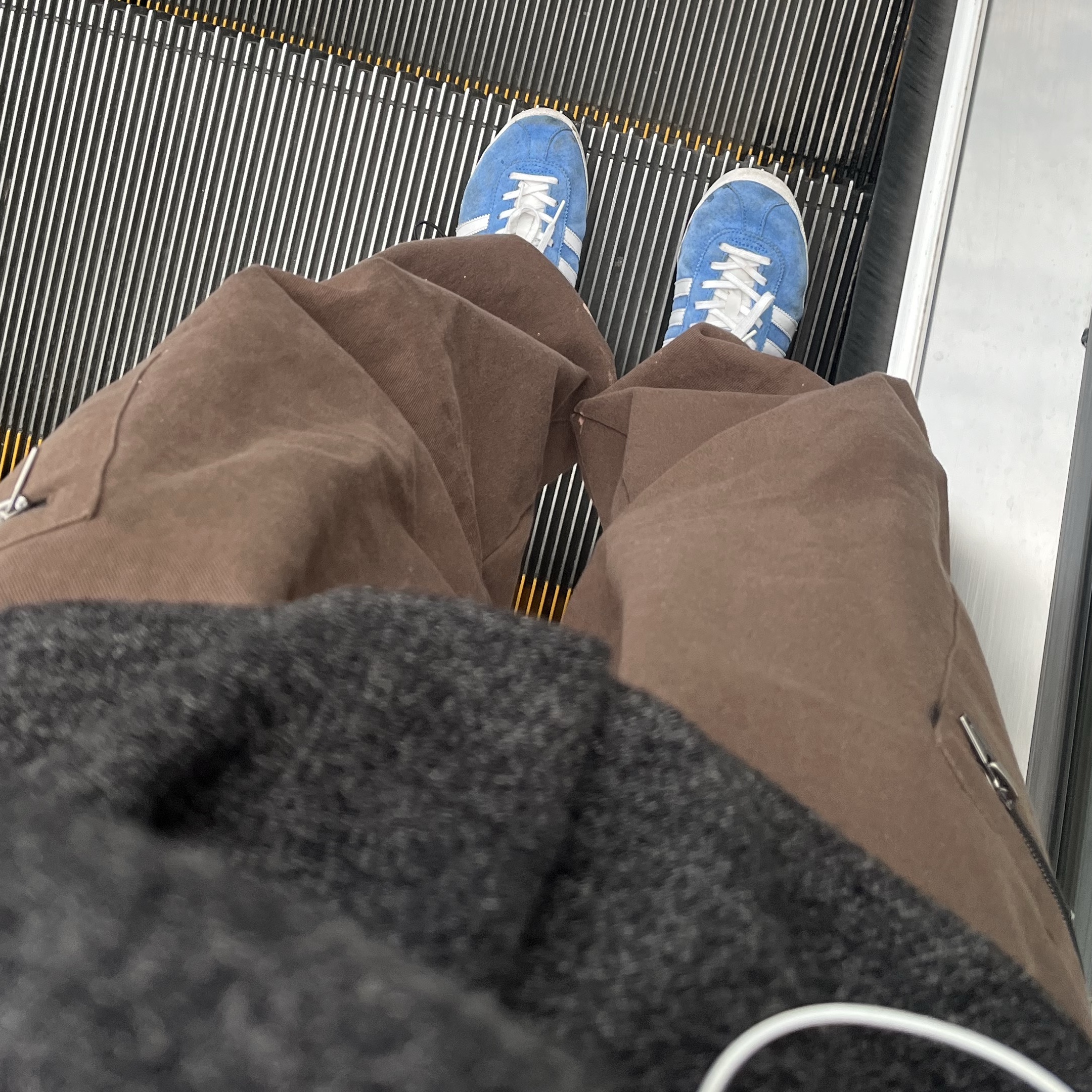 (C) Adidas Gazelle Blue Dawn 착용 스타일