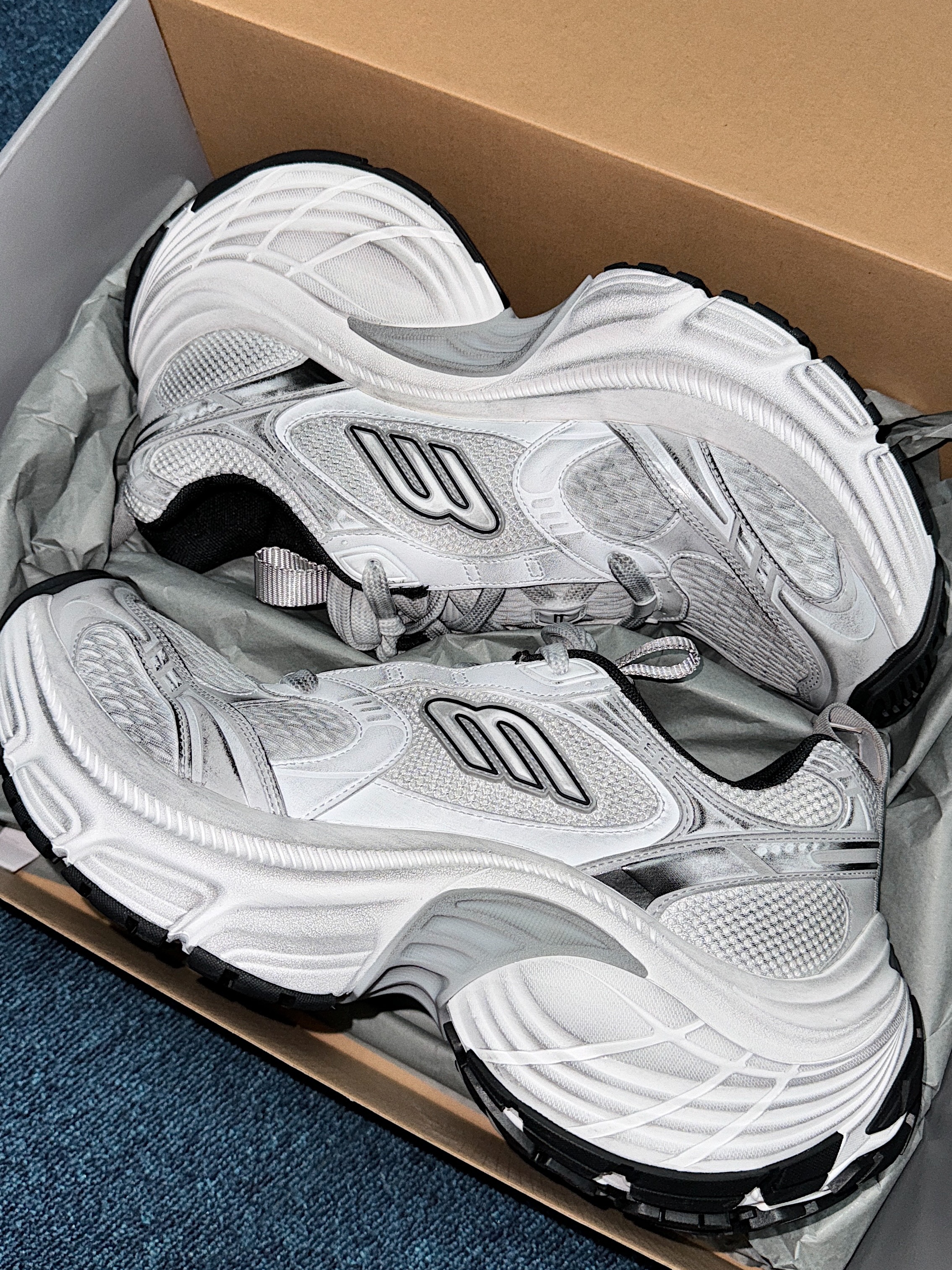 Balenciaga 10XL Sneakers White Grey Silver Black, (W) Balenciaga 10XL Sneakers White Grey Silver Black 착용 스타일 - 7
