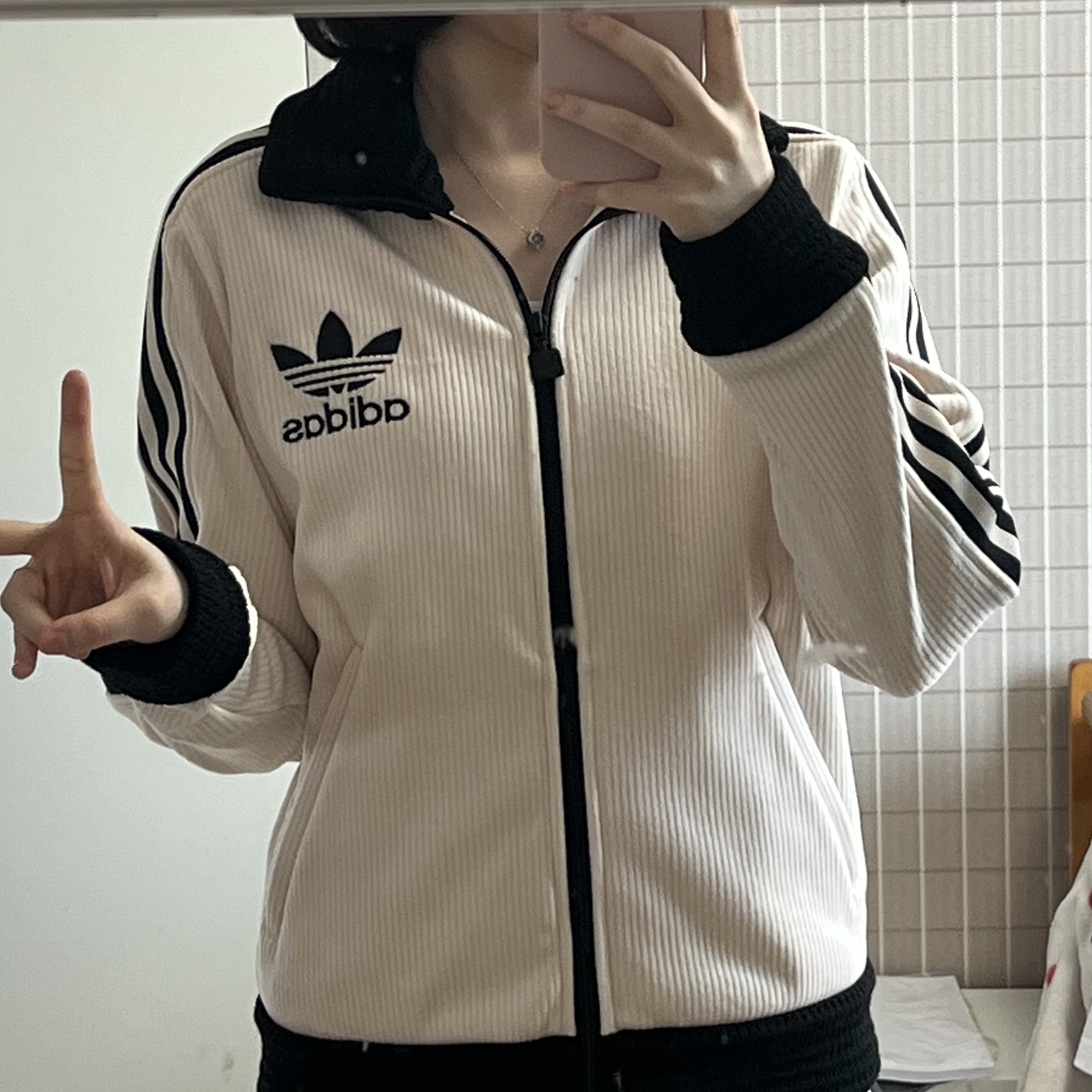 (W) Adidas Originals Premium Beckenbauer Luxe Track Jacket Wonder White - KR Sizing 착용 스타일