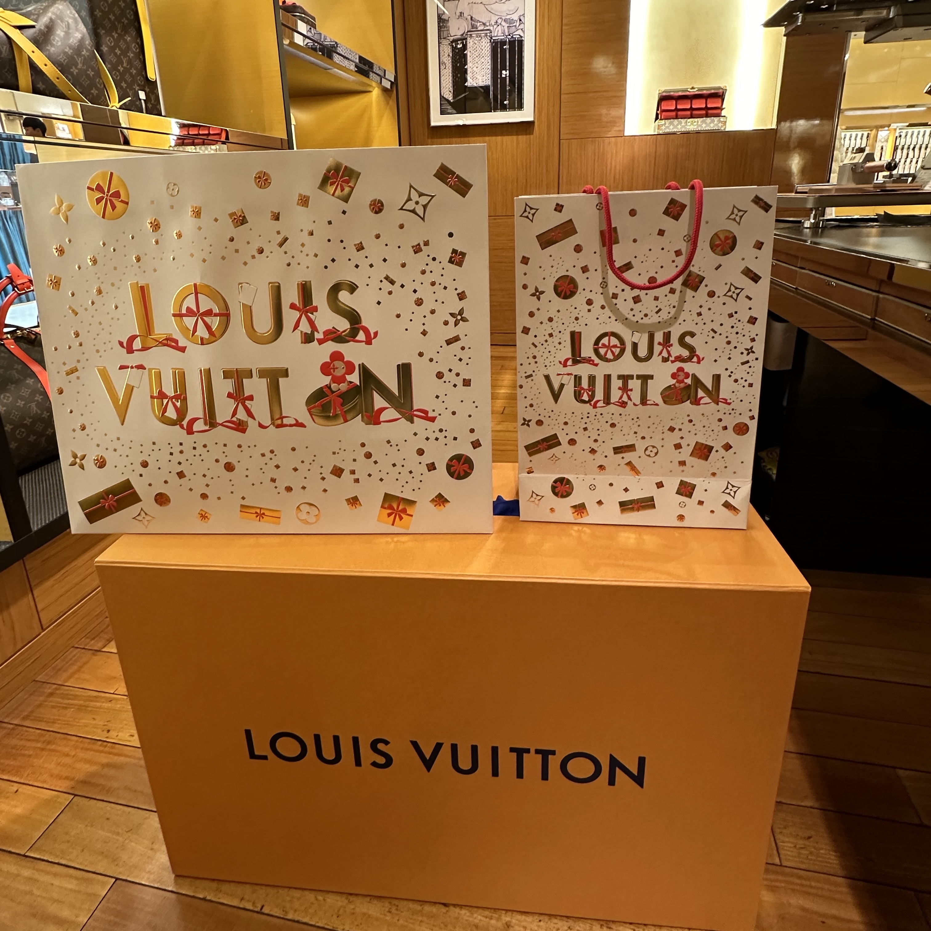 Louis Vuitton Major Loafers Black 착용 스타일 - 2