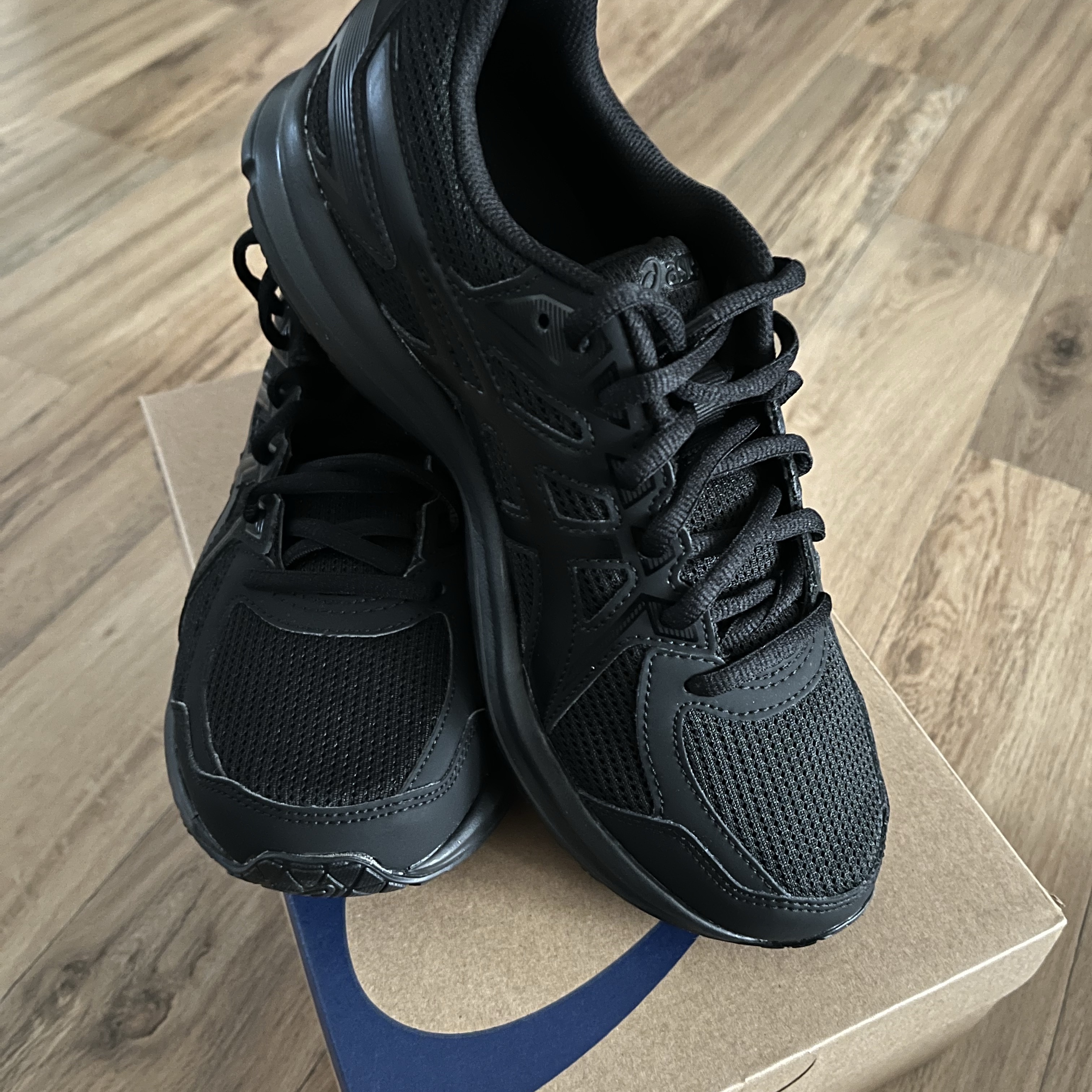 Asics Jog 100 2 Black 착용 스타일