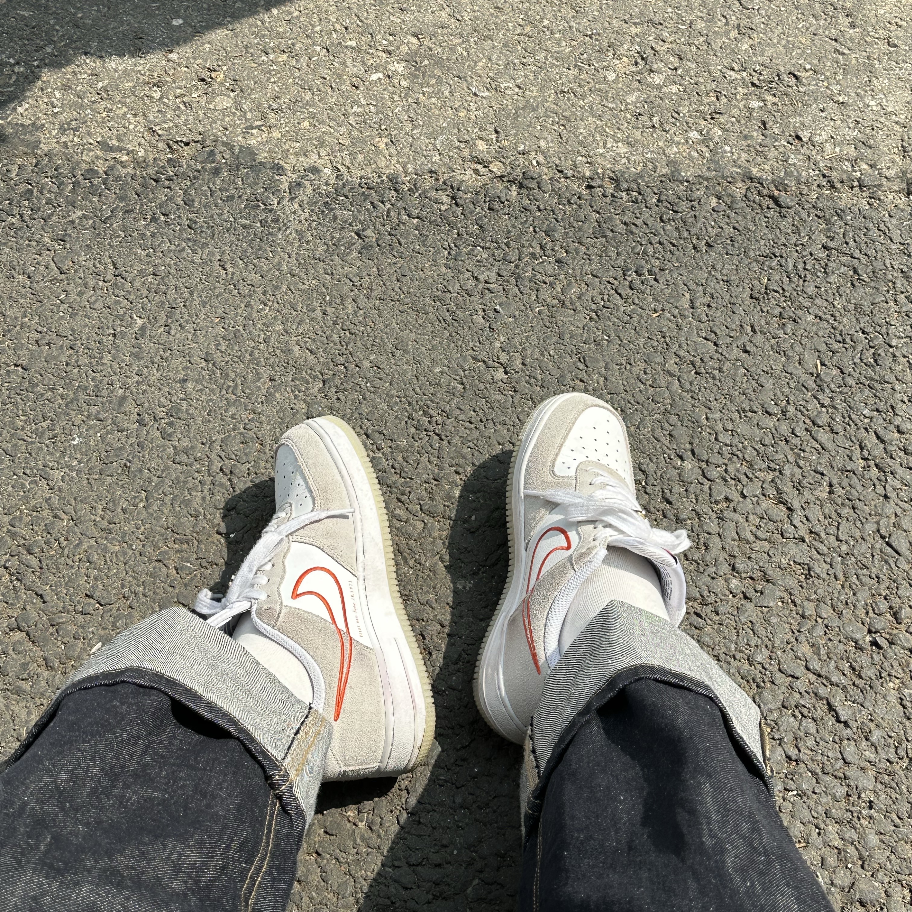 (W) Nike Air Force 1 '07 SE First Use Orange Sail 착용 스타일 - 2