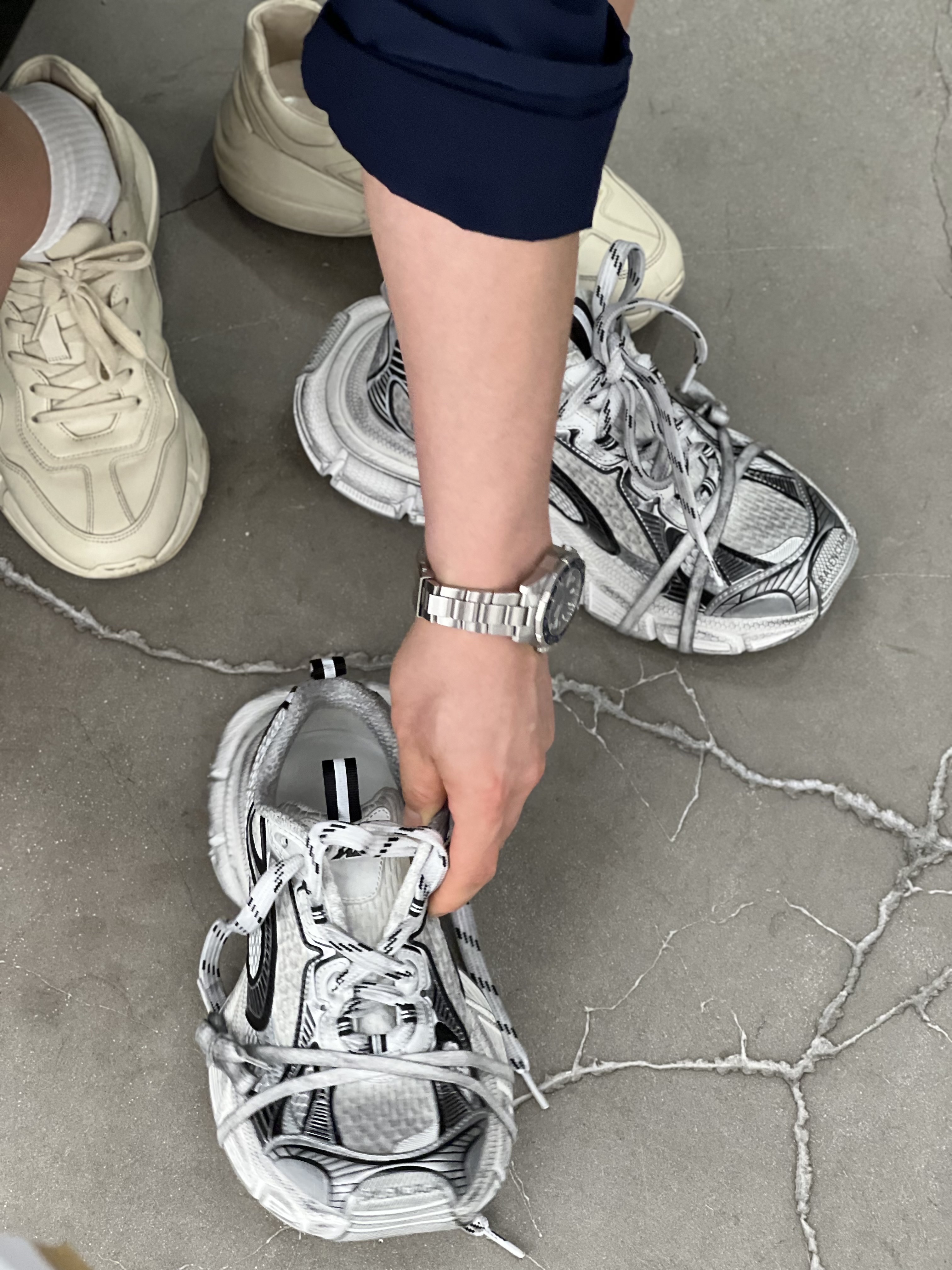 Balenciaga 3XL Sneakers White Black, Gucci Rhyton Anchor Print Sneakers 착용 스타일 - 3