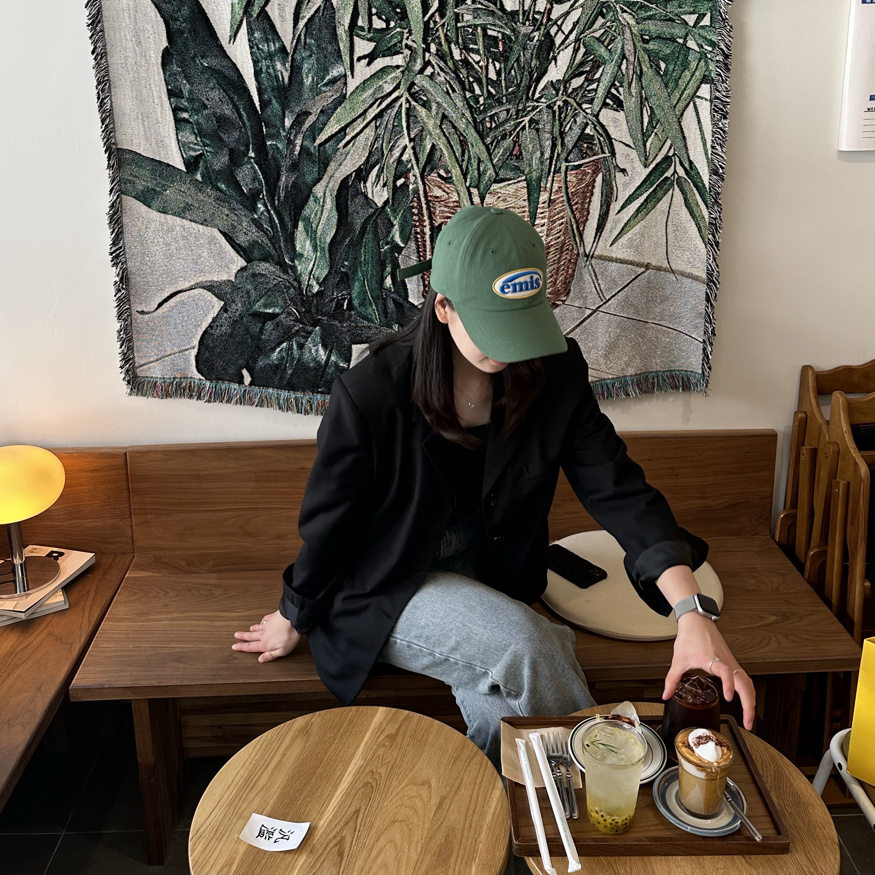 Emis Wappen Ball Cap Green, Apple Watch SE 40mm GPS Silver Aluminum Case with Sport Band White (Korean Ver.) 착용 스타일