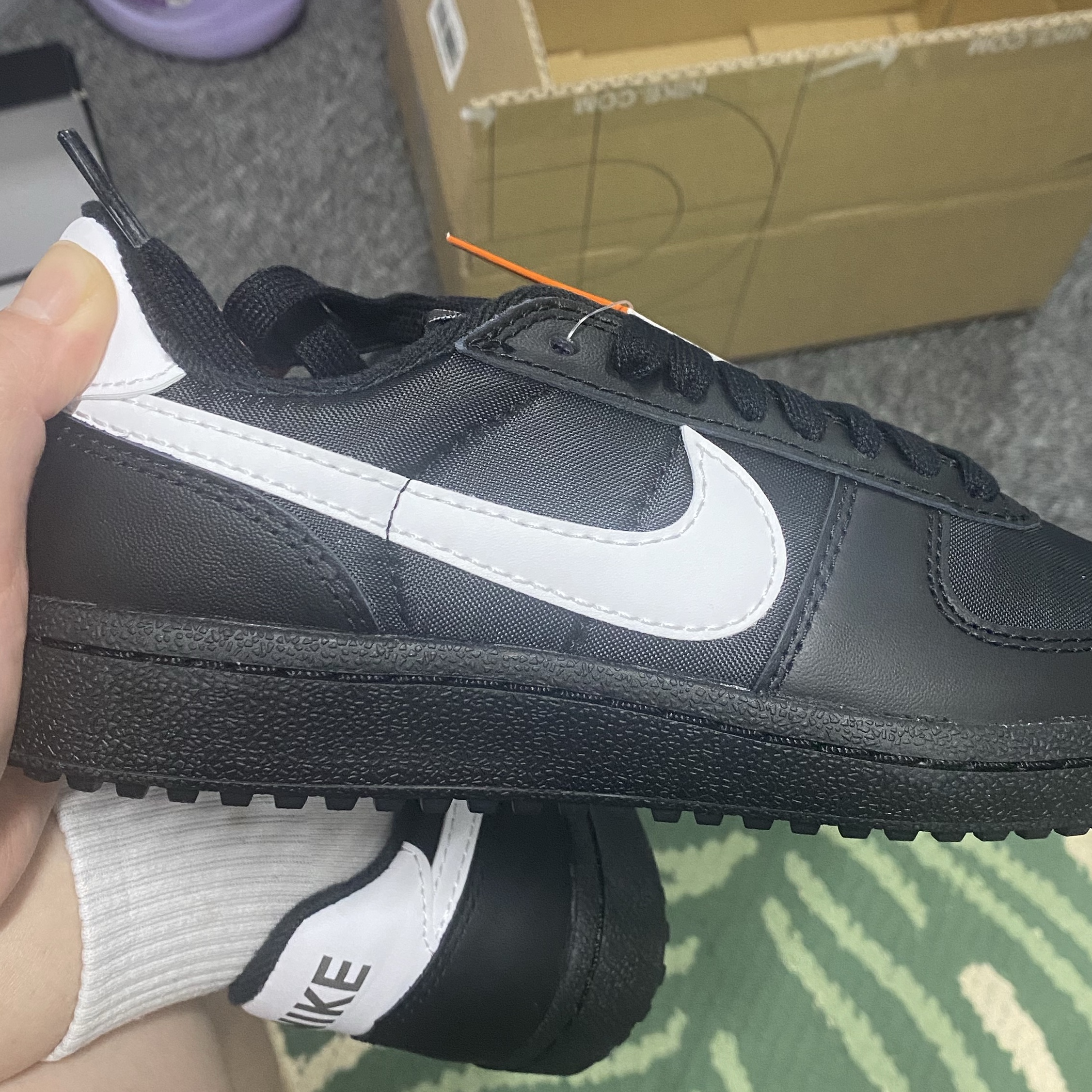 Nike Field General 82 SP Black and White 착용 스타일 - 2