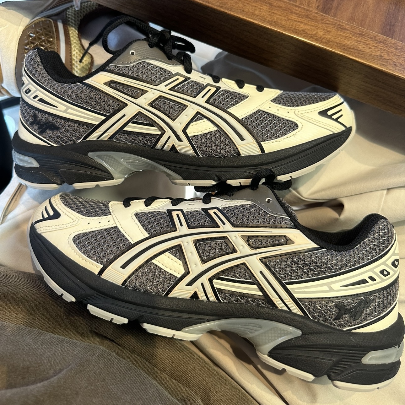 Asics x I4P Gel-1130 Mink Glacier Grey 착용 스타일 - 4