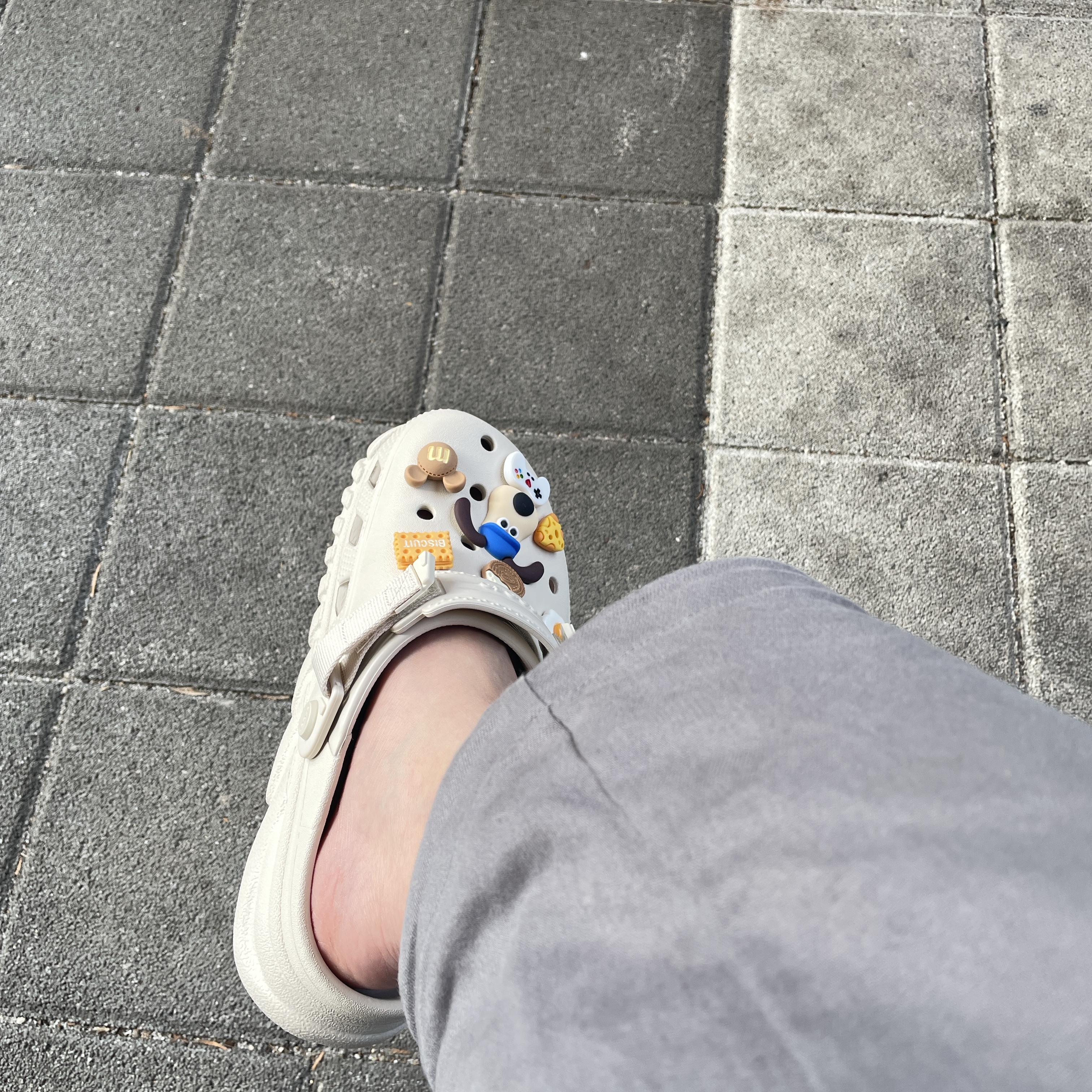 Crocs Duet Max II Clog Stucco 착용 스타일