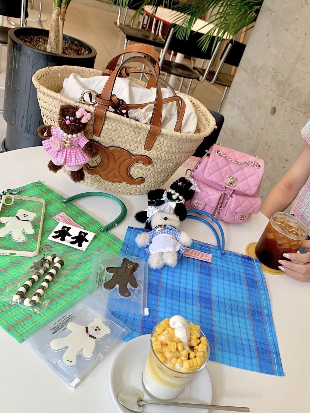 Monamhee x STU Namhee Brown, Monamhee Creami Keyring Cream - KREAM Exclusive 착용 스타일 - 2