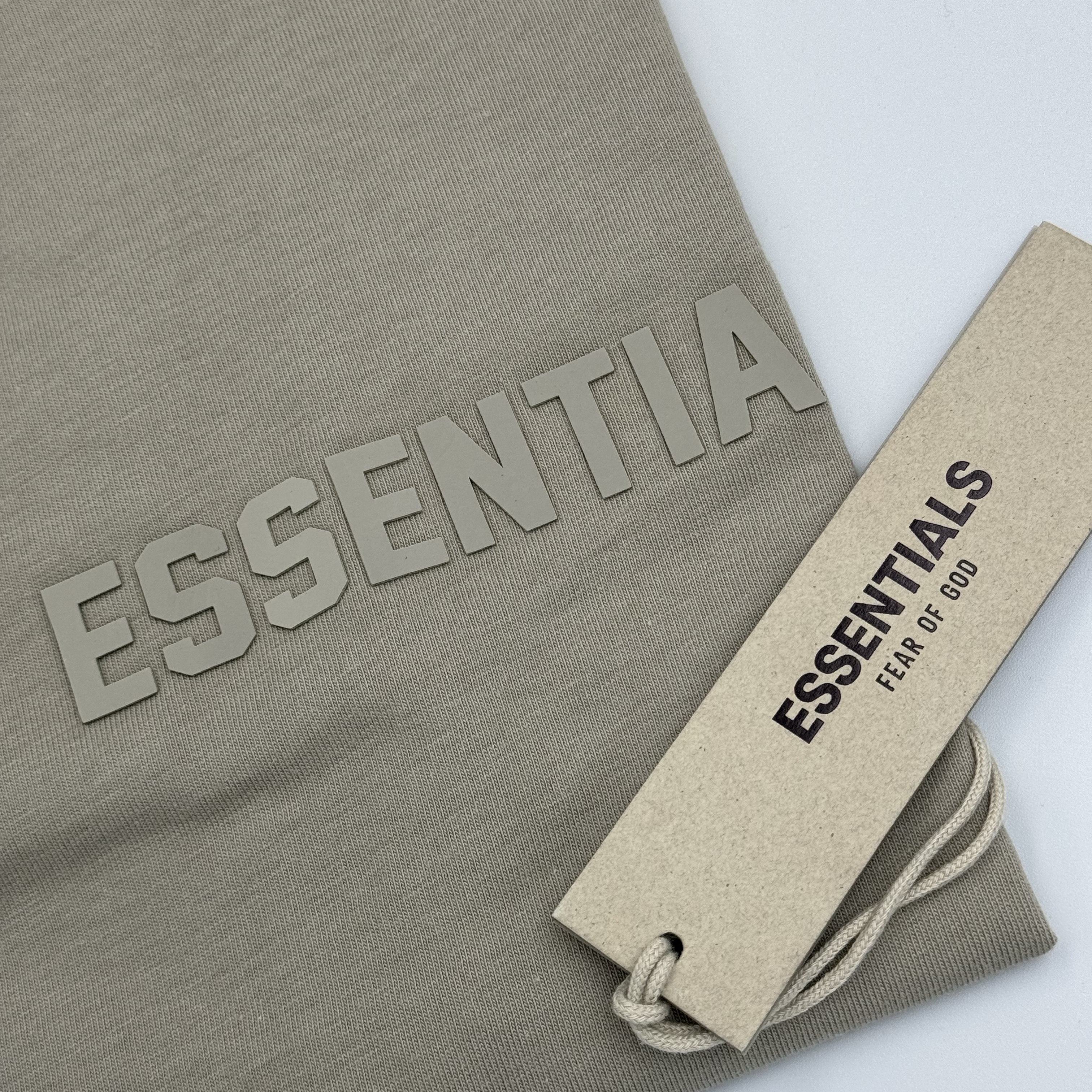 (W) Essentials SS T-Shirt Seal - 23SS 착용 스타일 - 2