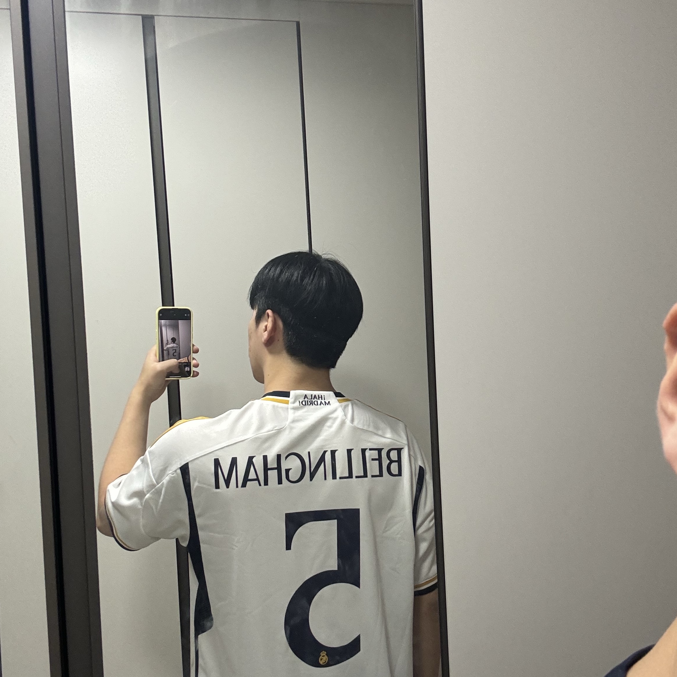 Adidas Real Madrid 2023/24 Home Jersey White - KR Sizing (Non Marking Ver.) 착용 스타일 - 2