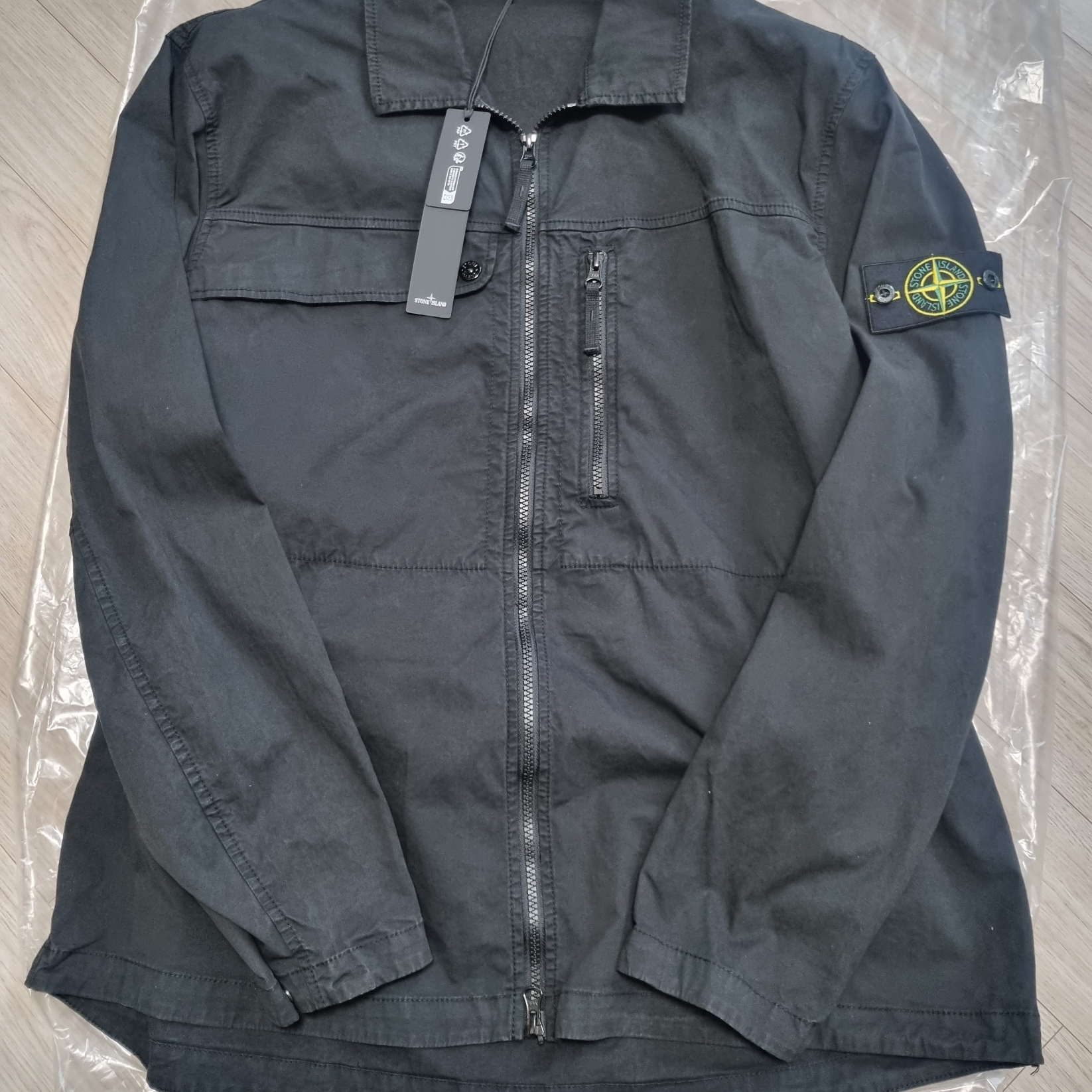 Stone Island 10210 Supima Cotton Twill Stretch-TC Overshirt Black - 24SS 착용 스타일