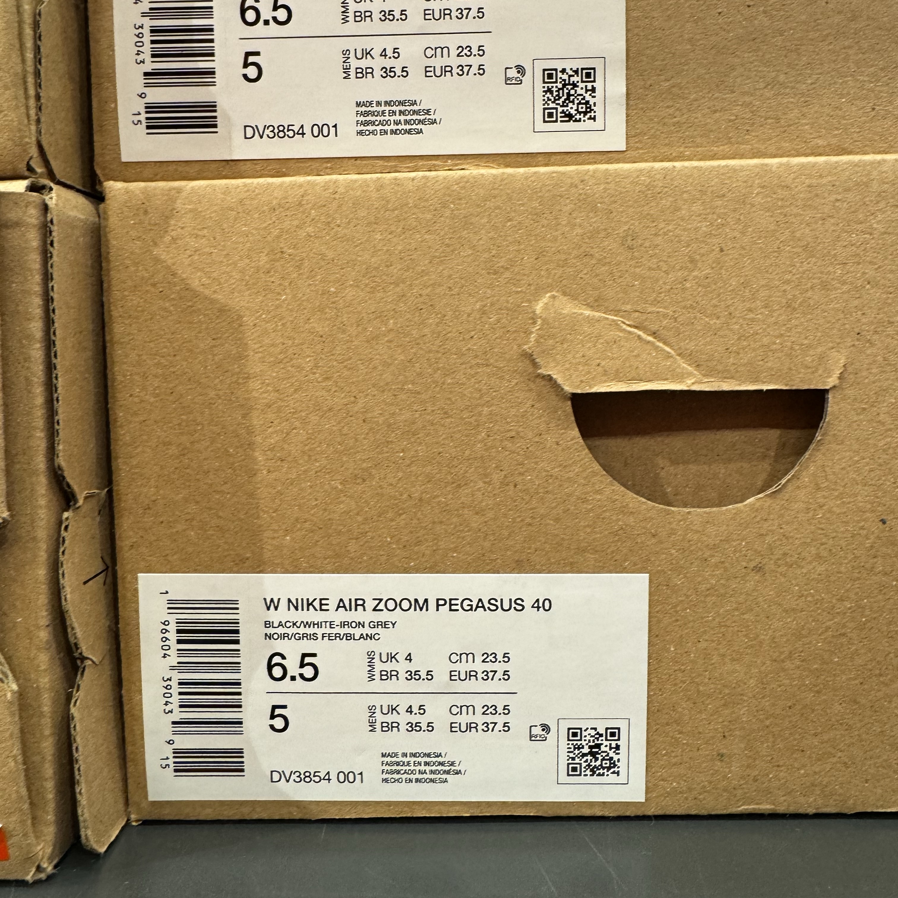 (W) Nike Air Zoom Pegasus 40 Black 착용 스타일 - 6