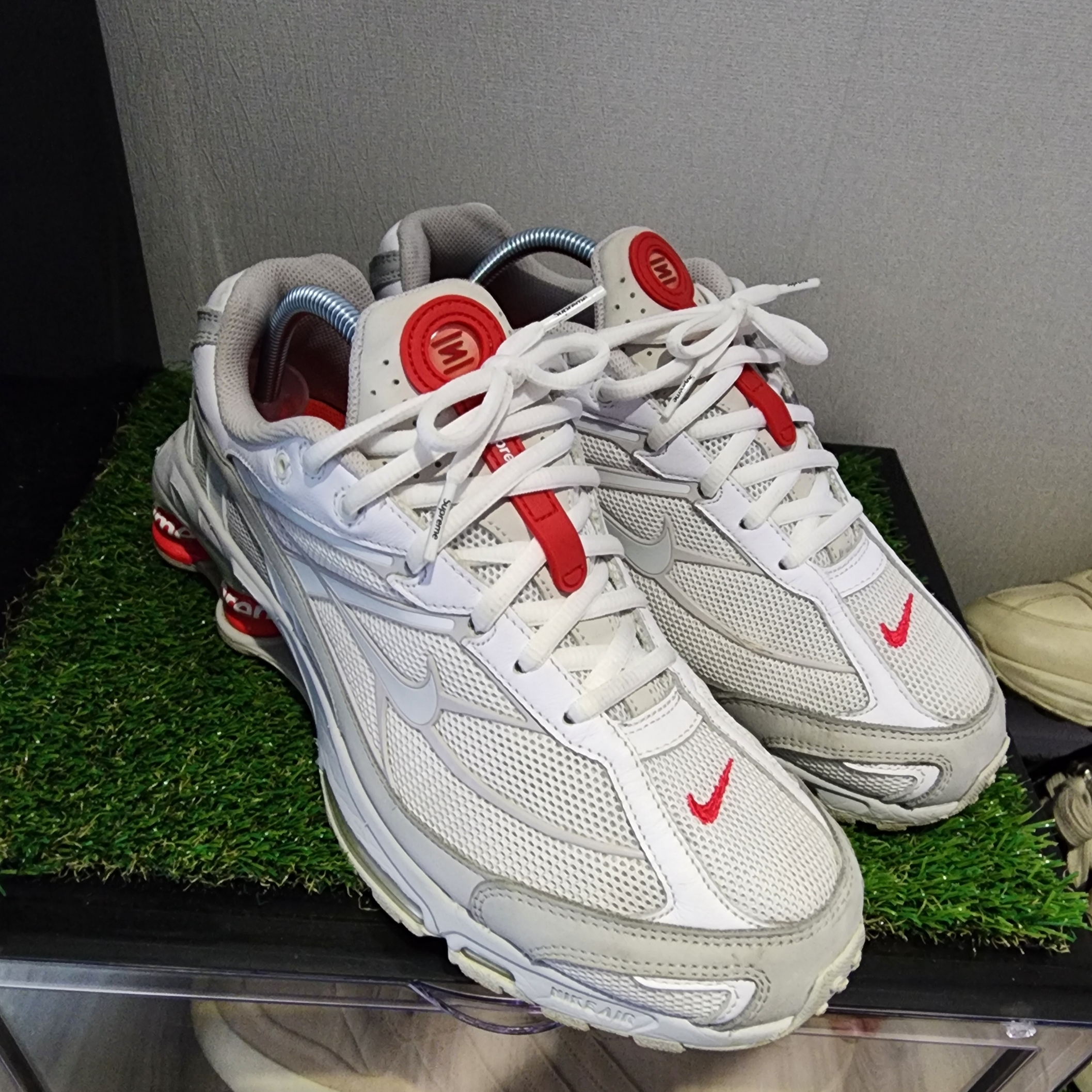 Nike x Supreme Shox Ride 2 SP White 착용 스타일 - 1