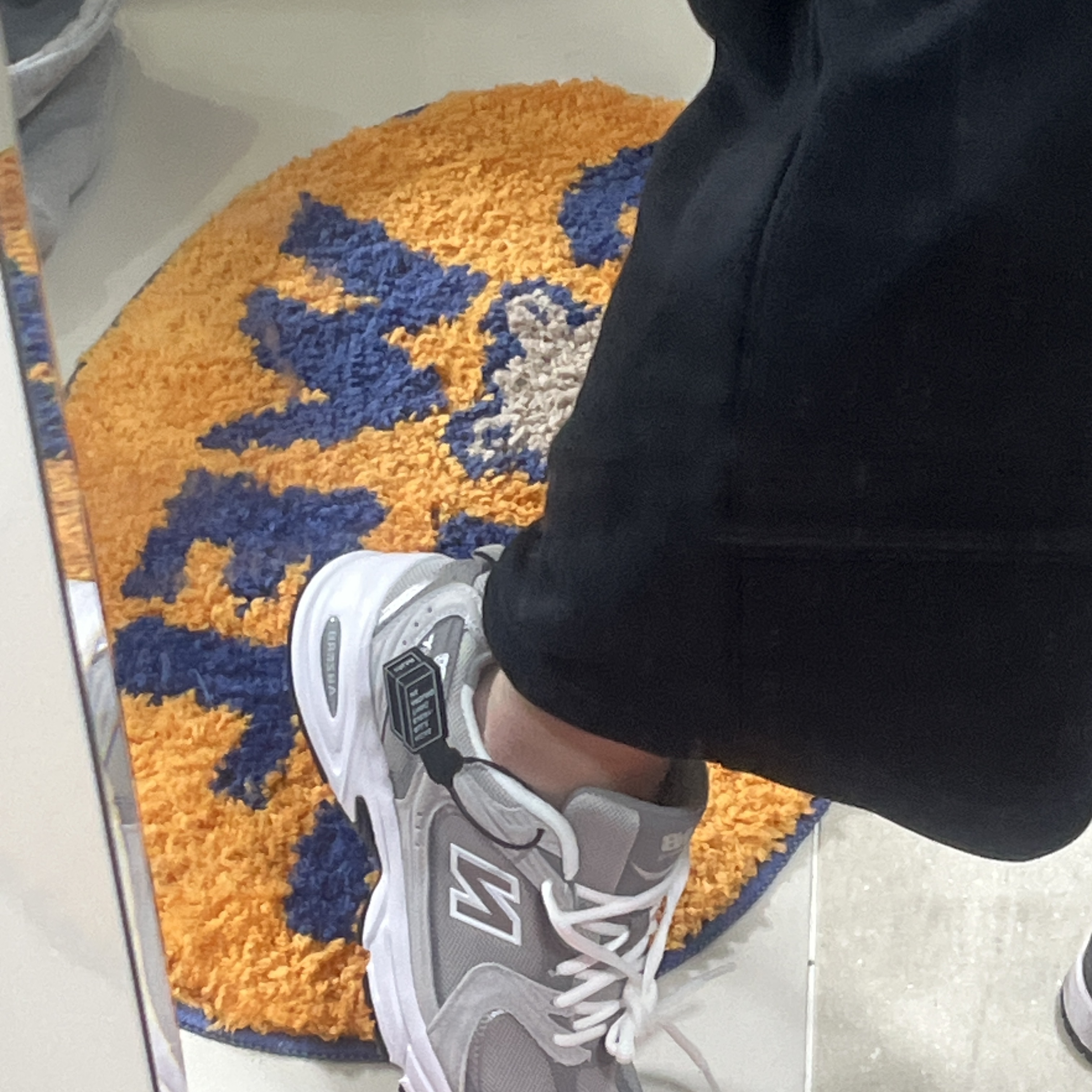 New Balance 530 Grey 착용 스타일 - 2