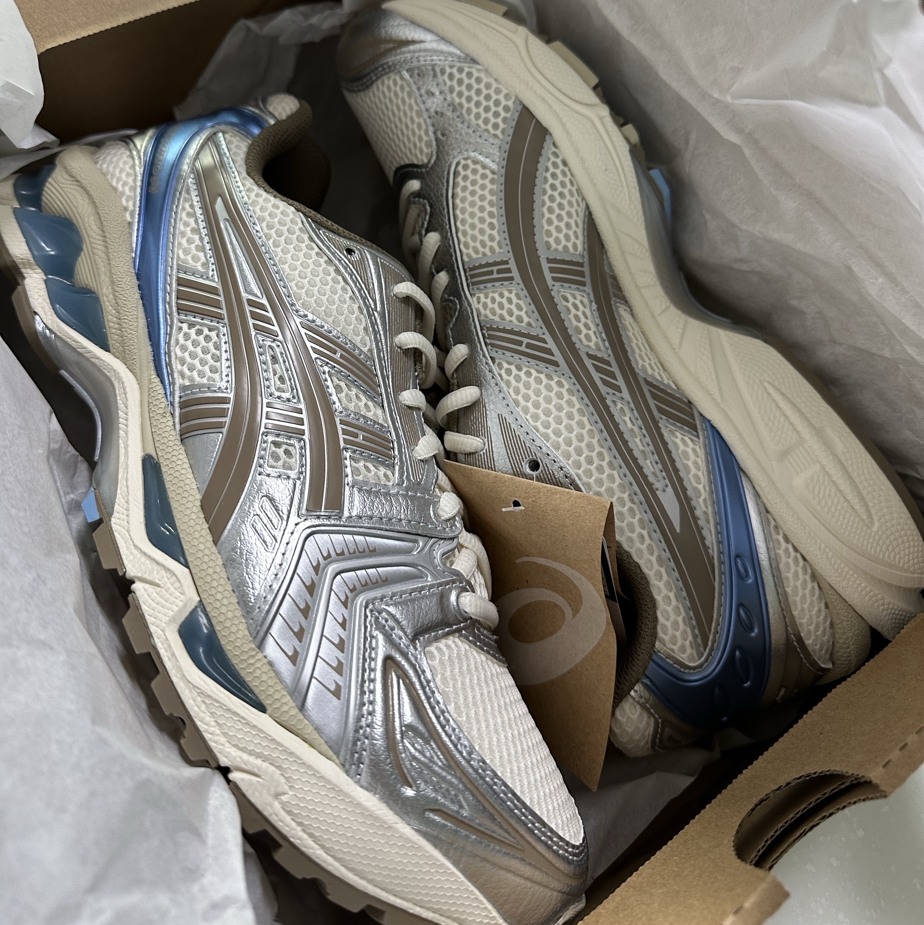 (W) Asics Gel-Kayano 14 Cream Pepper 착용 스타일