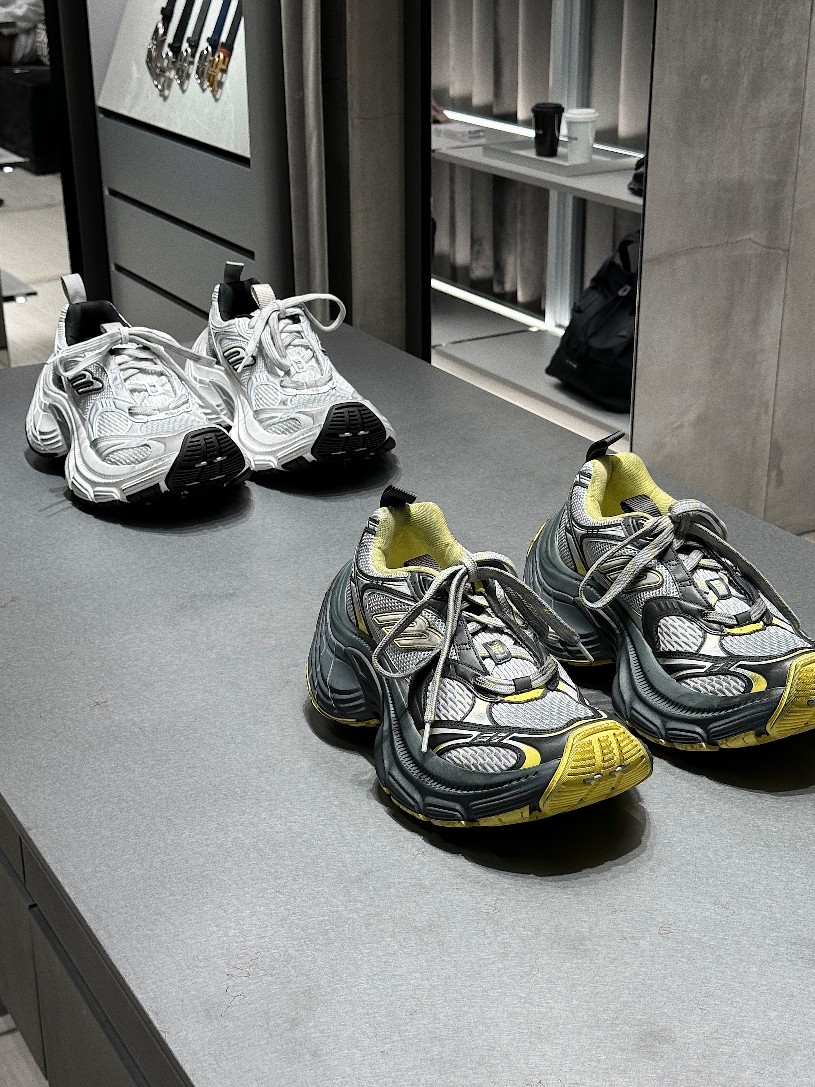 Balenciaga 10XL Sneakers White Grey Silver Black, (W) Balenciaga 10XL Sneakers White Grey Silver Black 착용 스타일 - 8