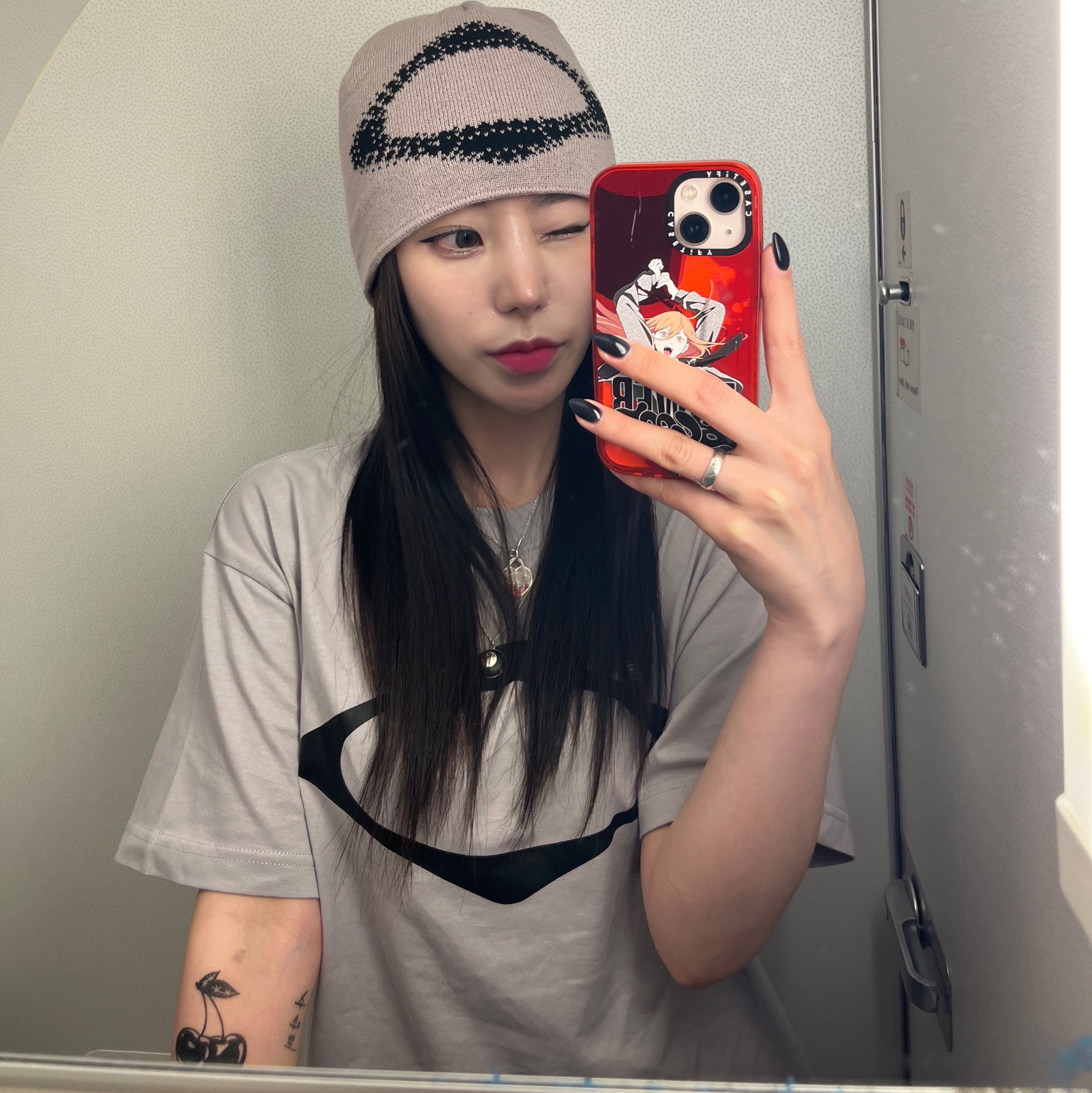 Mischief Rhombus Basic T-Shirt Dusty Pink, Mischief Rhombus Blur Beanie Rose Brown 착용 스타일