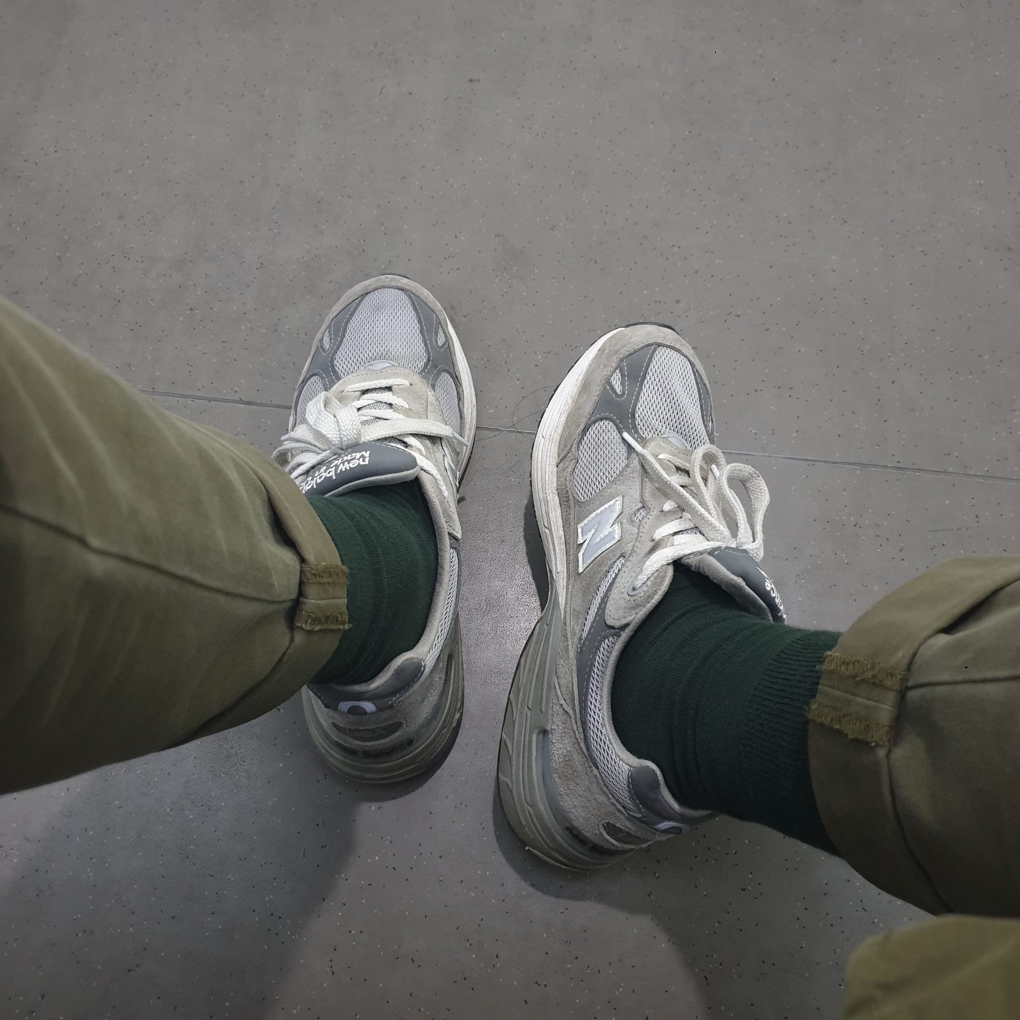 (W) New Balance 993 Made in USA Grey - B Standard 착용 스타일
