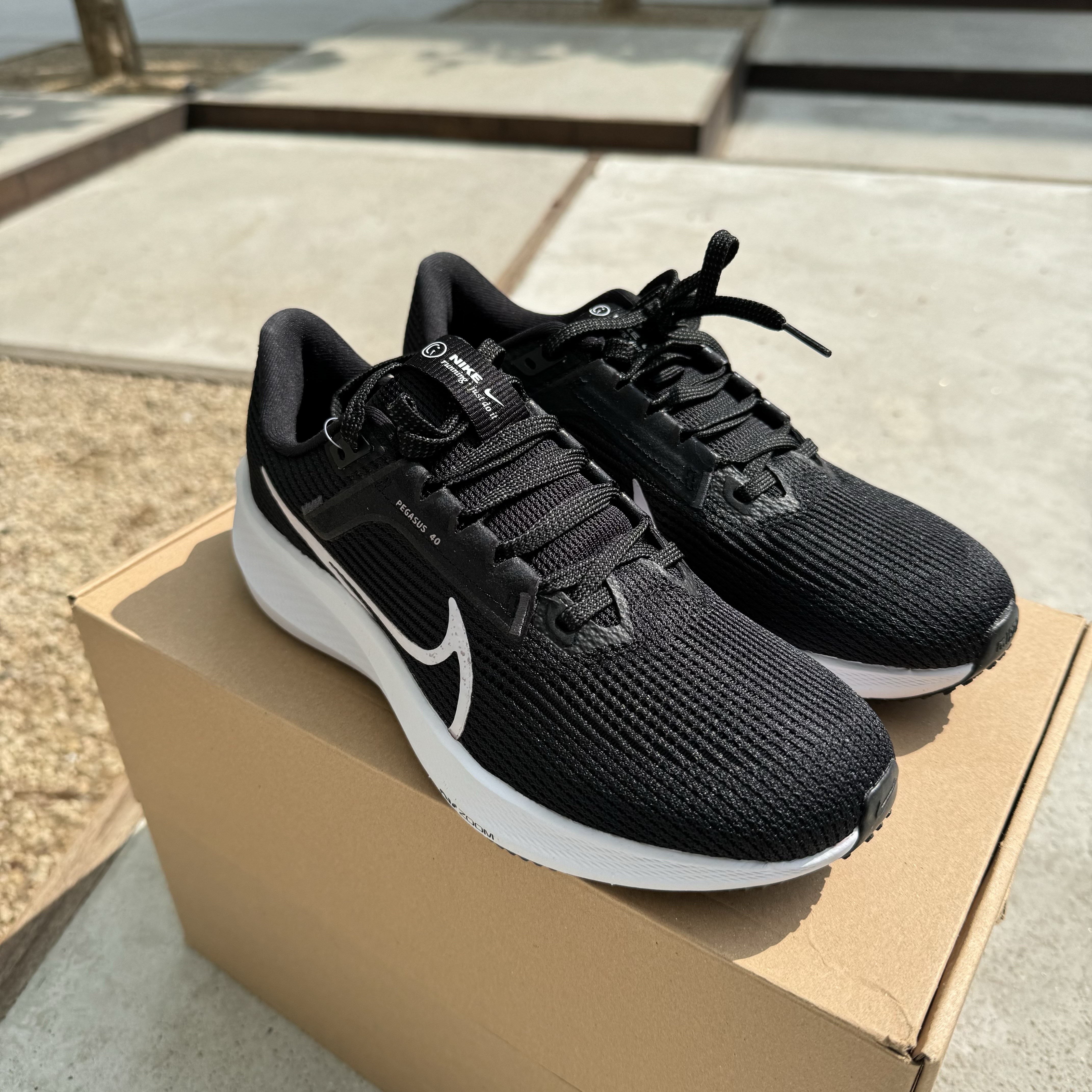 (W) Nike Air Zoom Pegasus 40 Black 착용 스타일 - 5