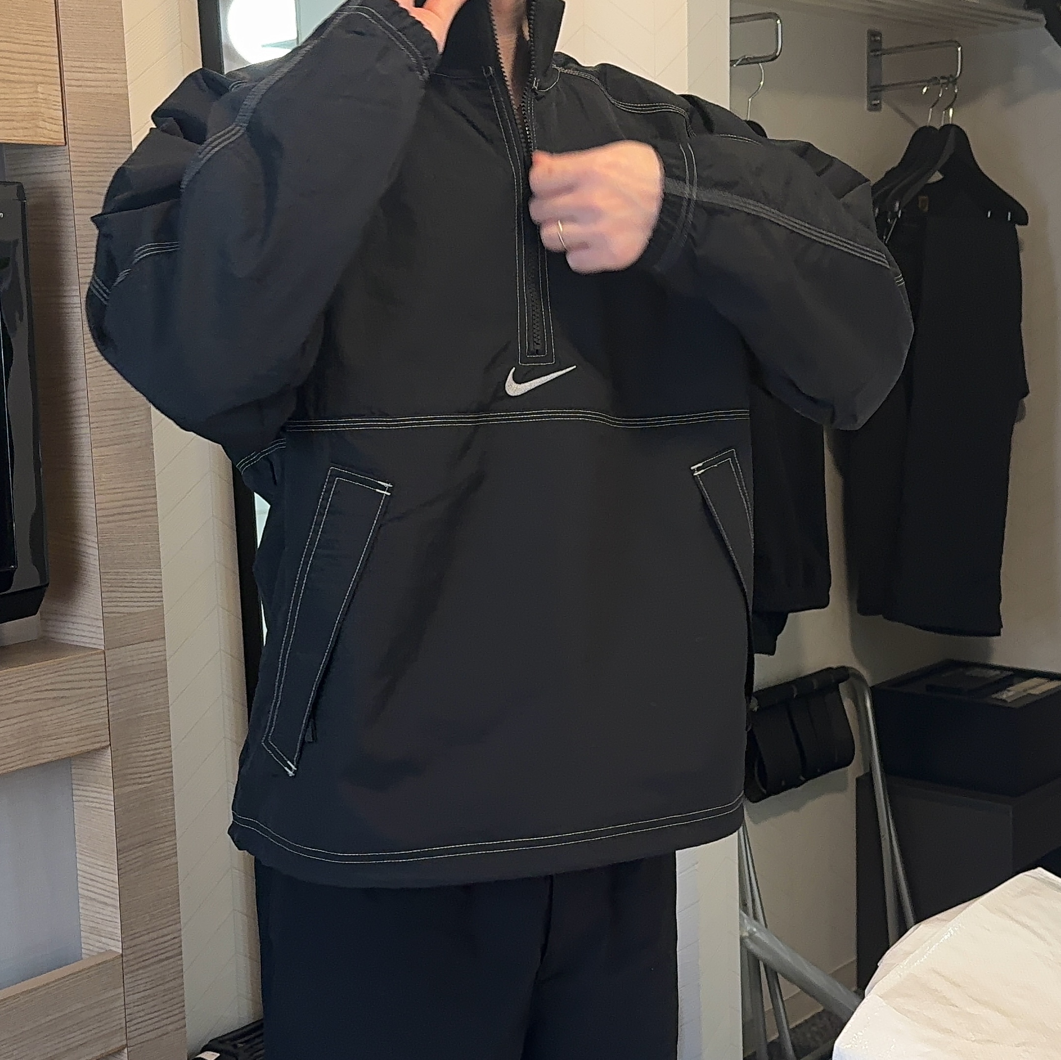 Supreme x Nike Ripstop Pullover Black - 24SS 착용 스타일 - 1