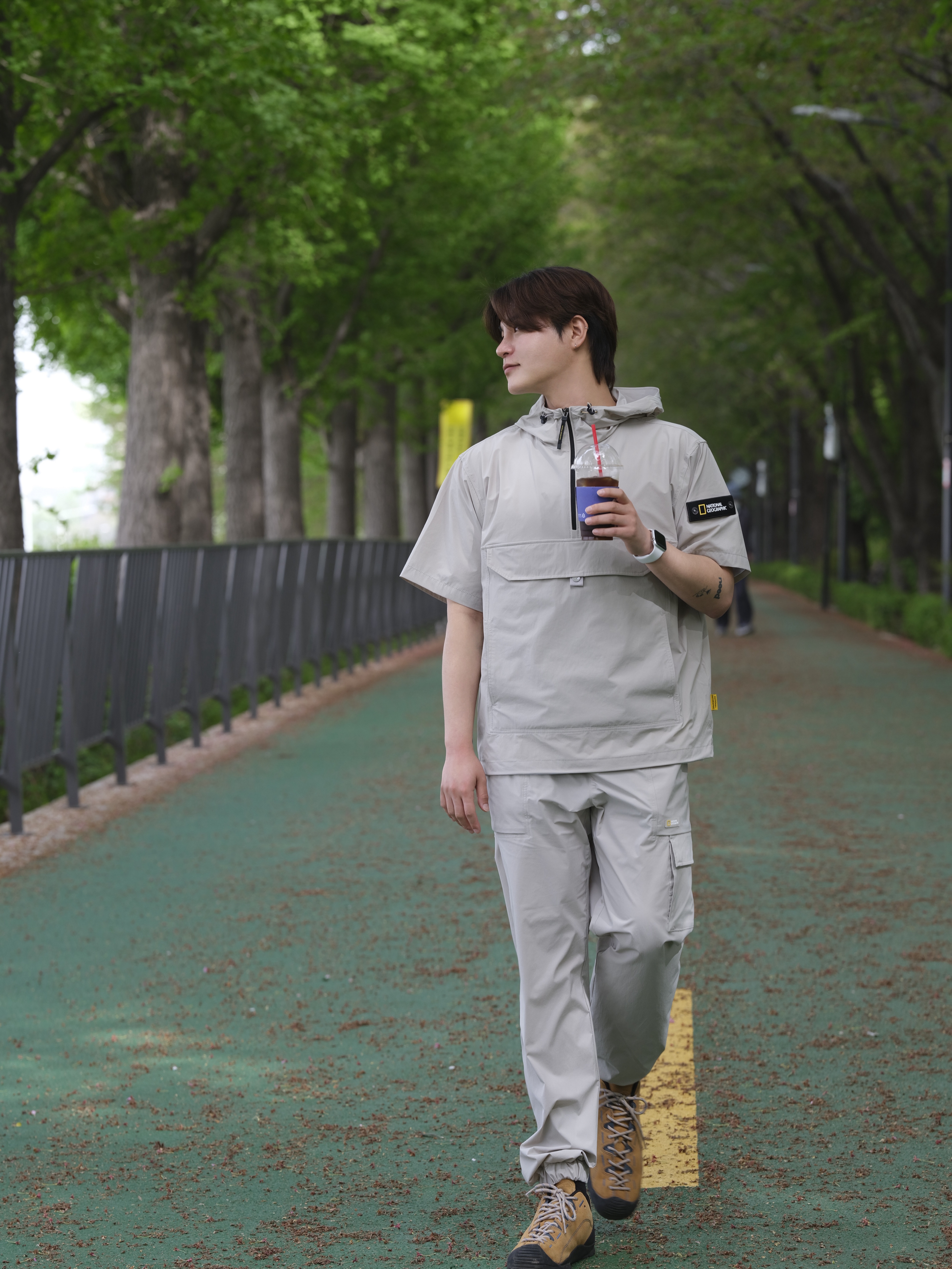 Keen Jasper Suede Sneakers Camel 착용 스타일 - 1