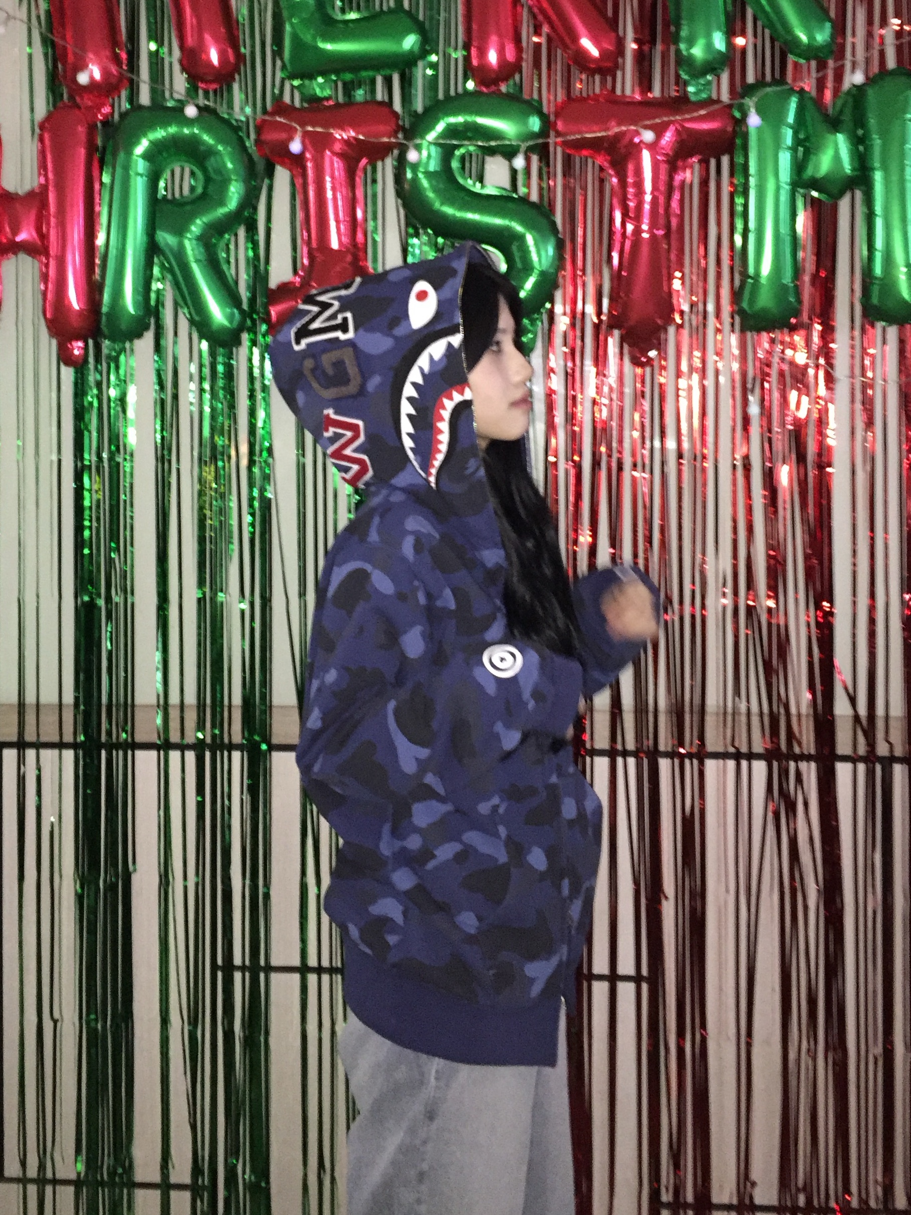 BAPE Color Camo Shark Full Zip Hoodie Navy 착용 스타일 - 4