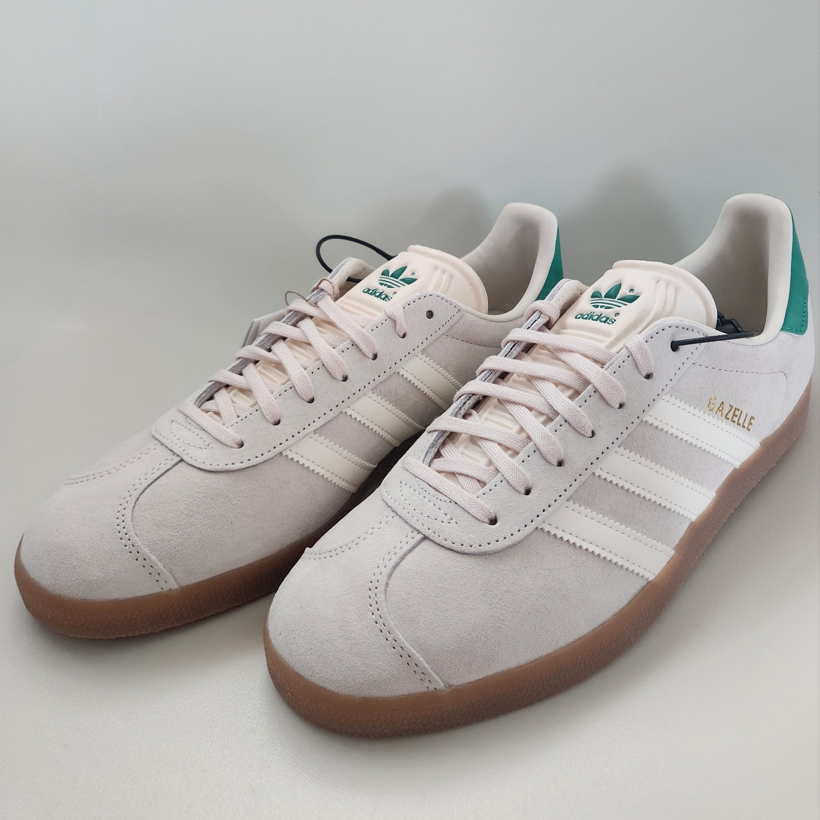 (W) Adidas Gazelle Wonder White Cream White 착용 스타일 - 1