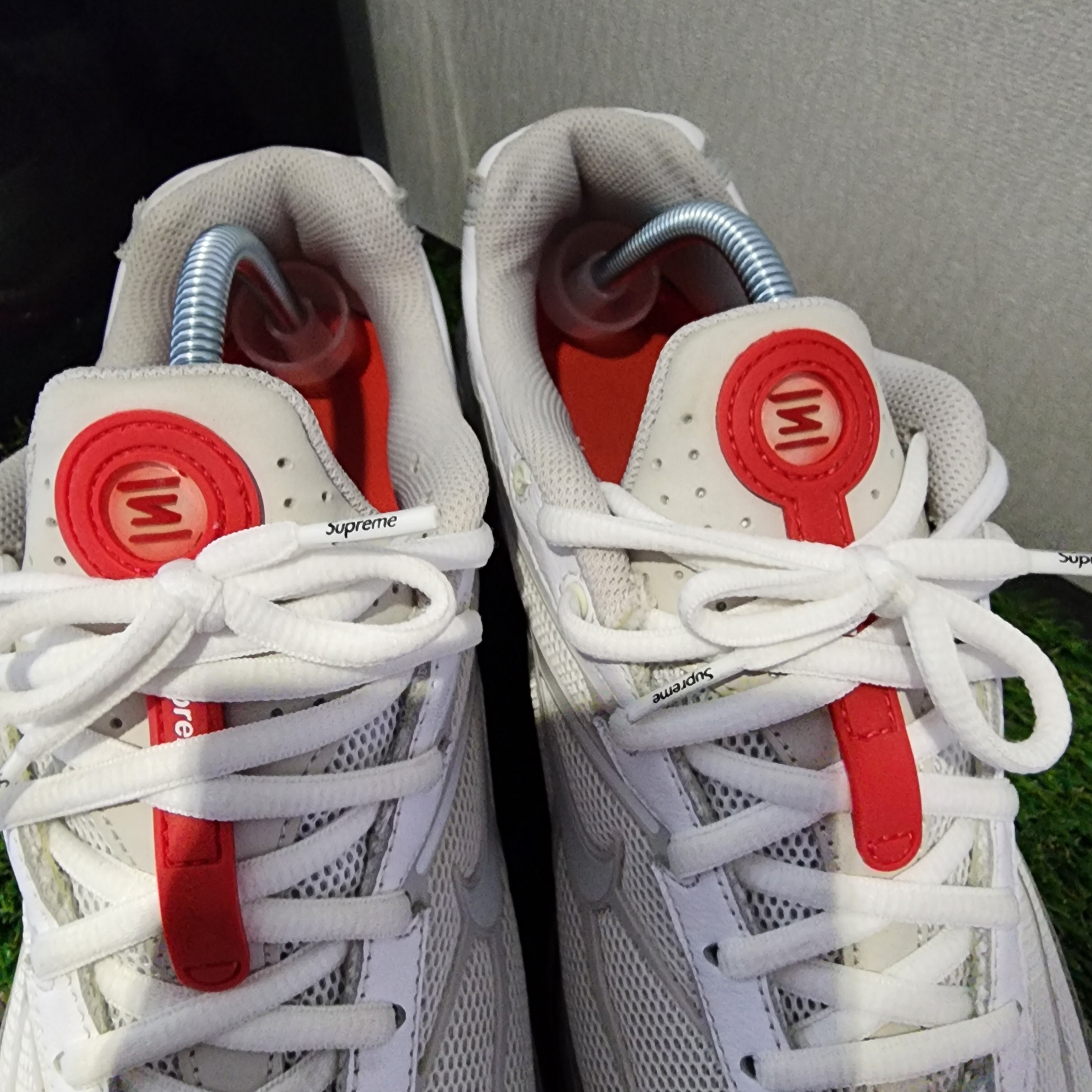 Nike x Supreme Shox Ride 2 SP White 착용 스타일 - 2