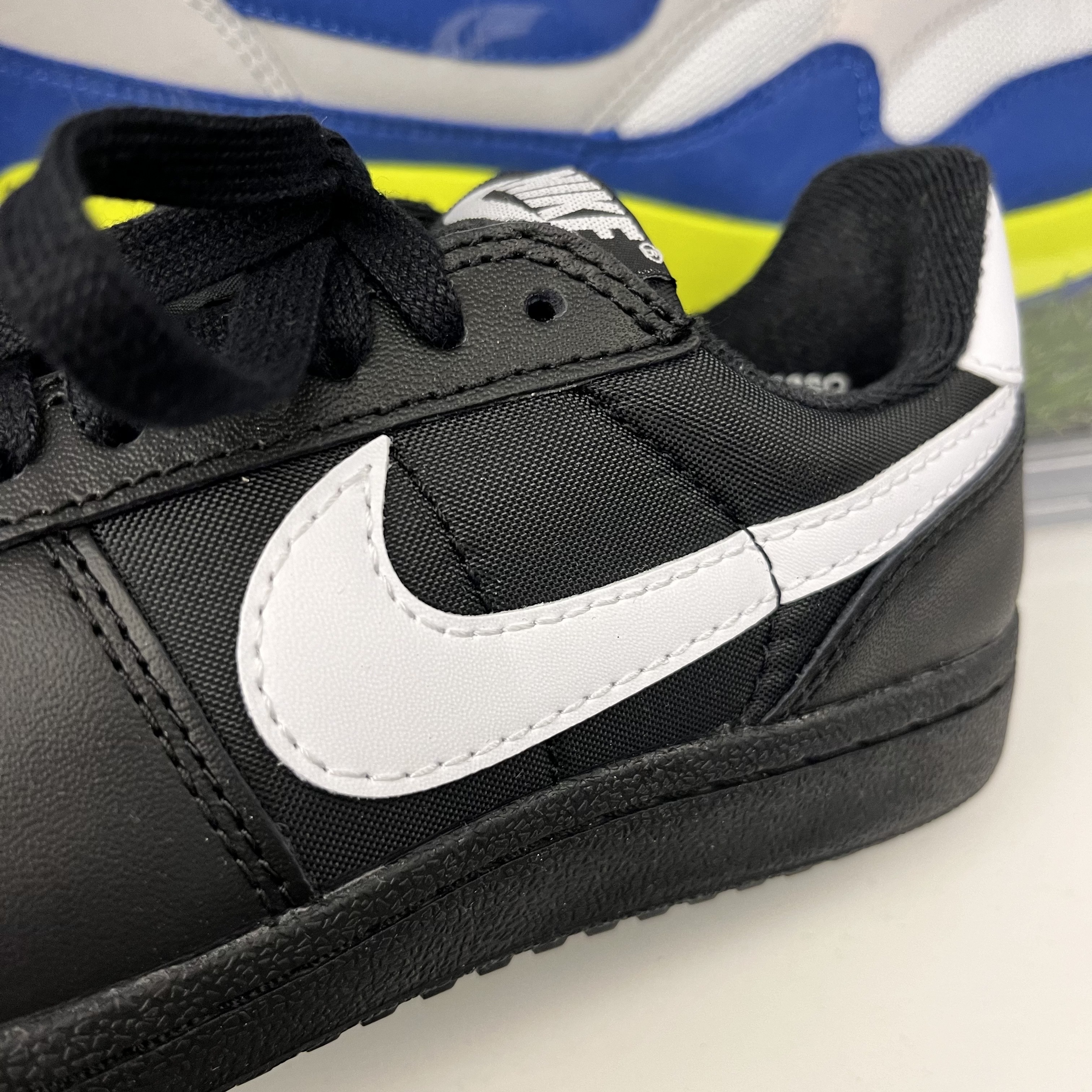 Nike Field General 82 SP Black and White 착용 스타일