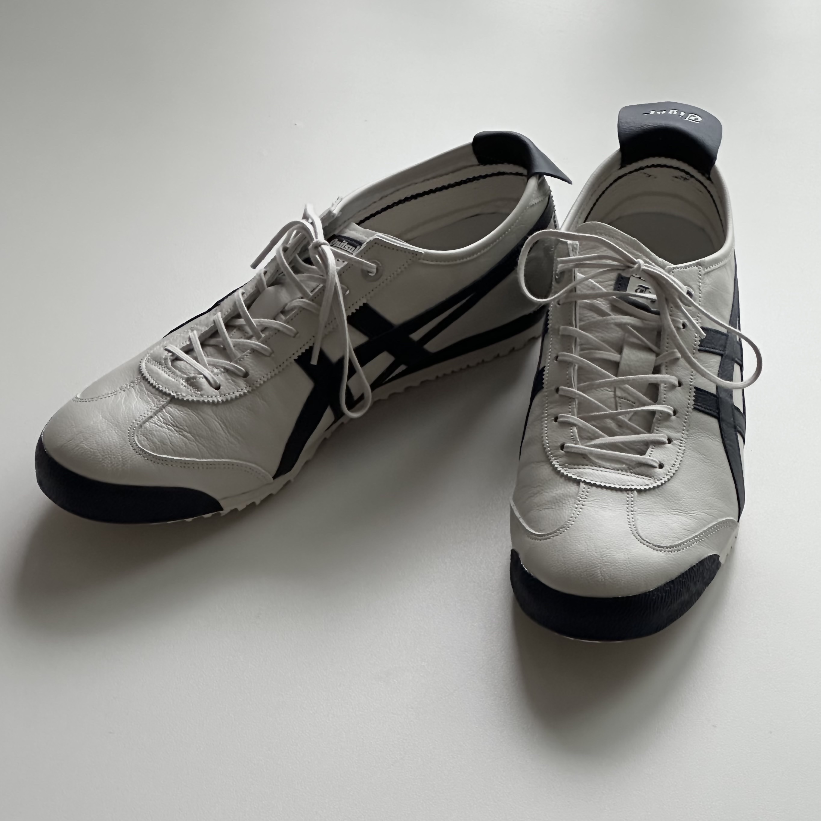 Onitsuka Tiger Mexico 66 SD Birch Peacoat 착용 스타일 - 1