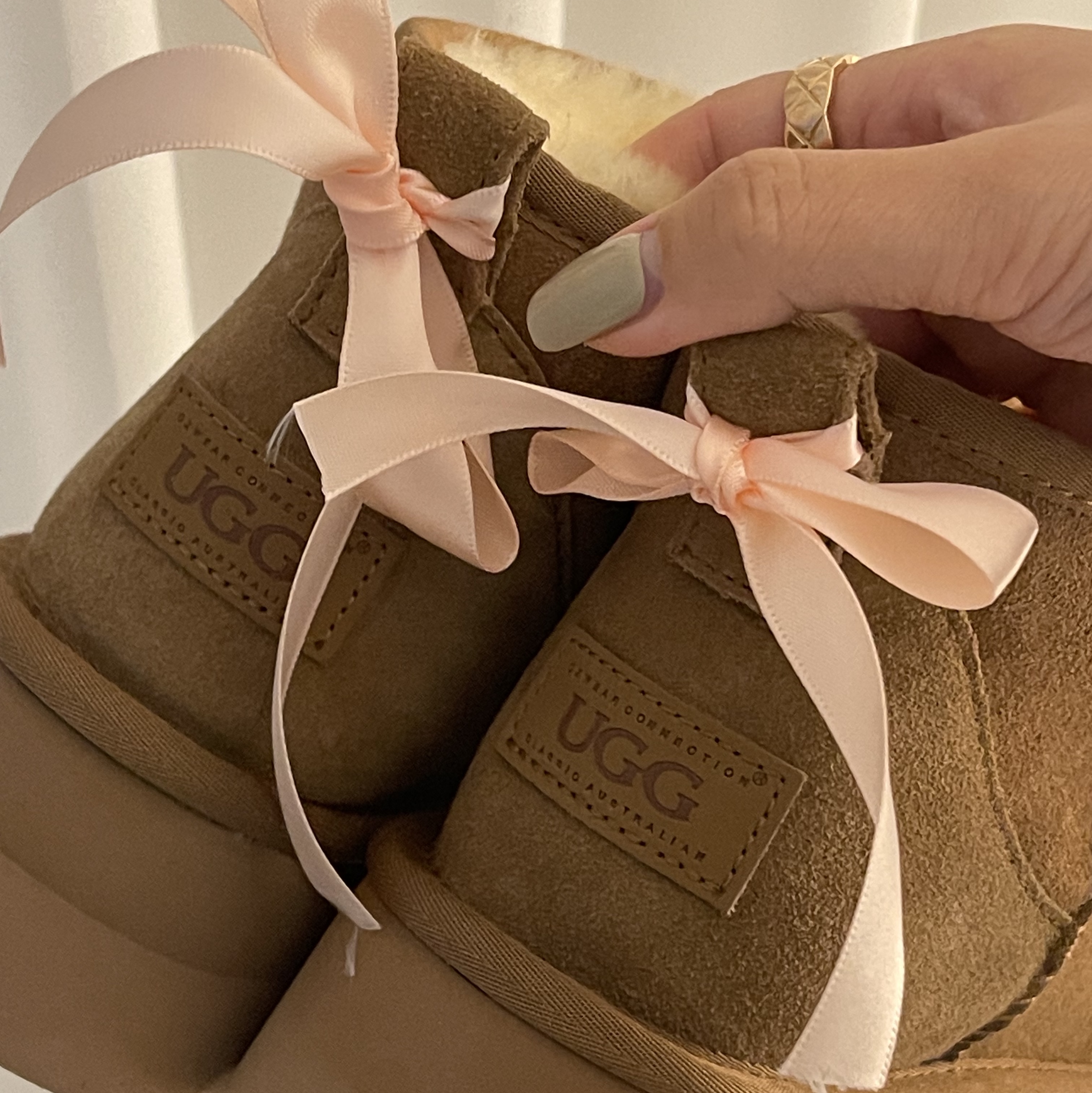 (W) UGG Classic Ultra Mini Platform Boots Chestnut 착용 스타일