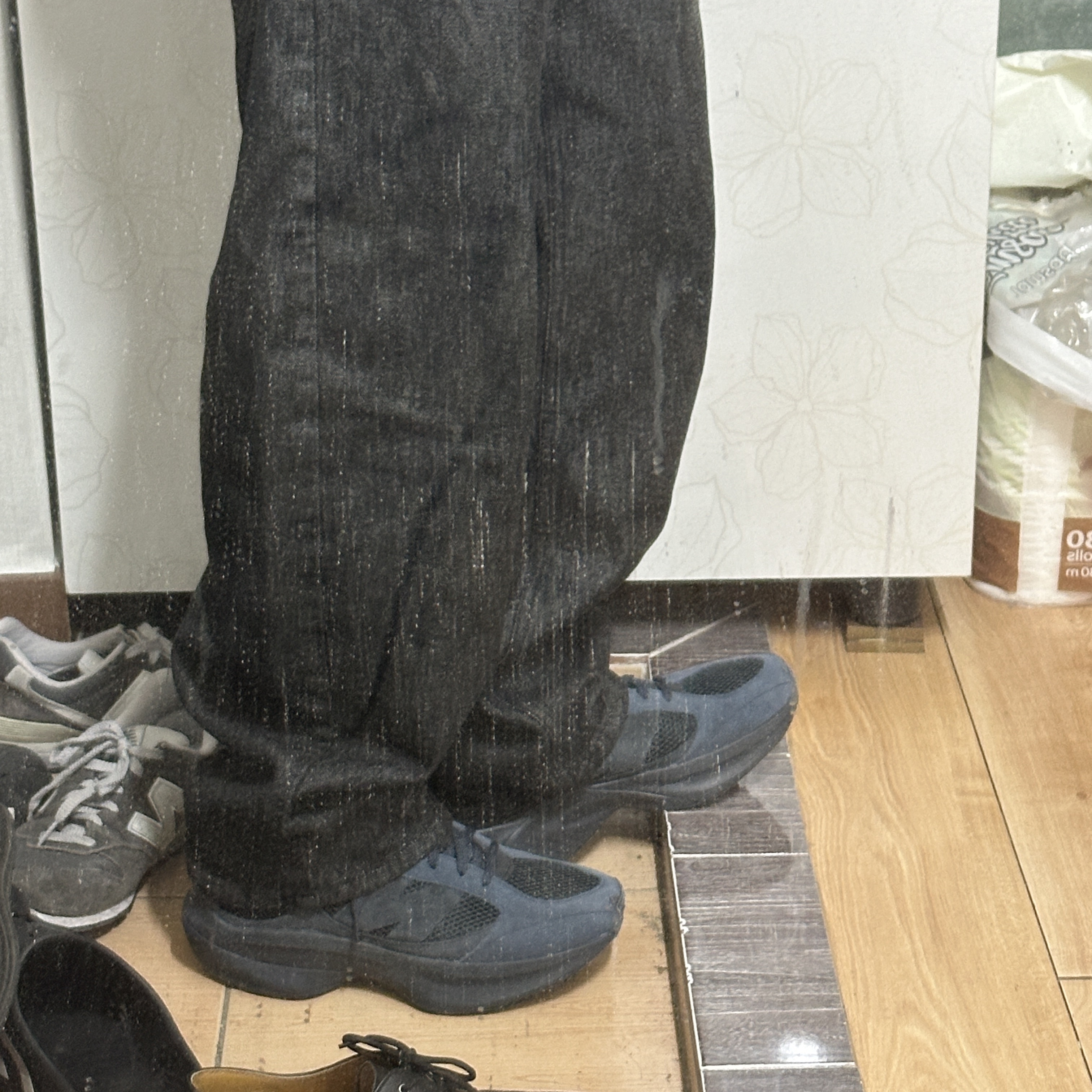 New Balance x Auralee WRPD Runner Phantom Outerspace 착용 스타일 - 3