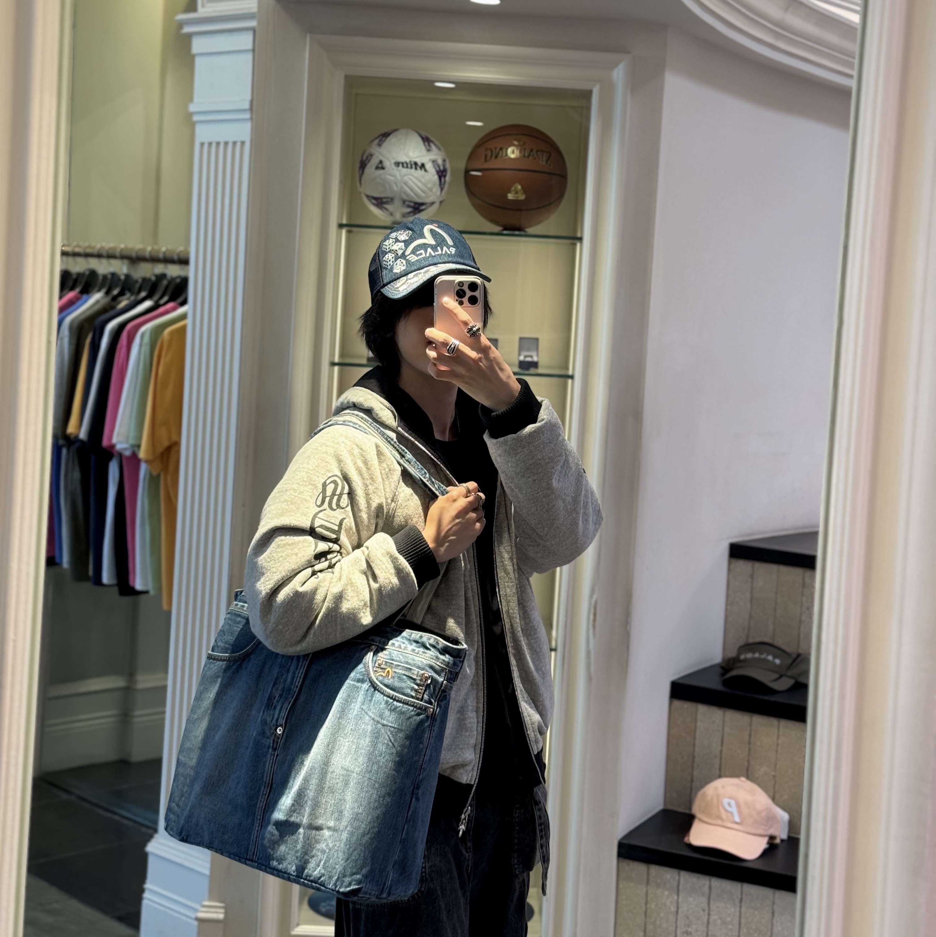 Palace x Evisu Bag Denim - 24SS, Palace x Evisu Hat Denim - 24SS 착용 스타일 - 2