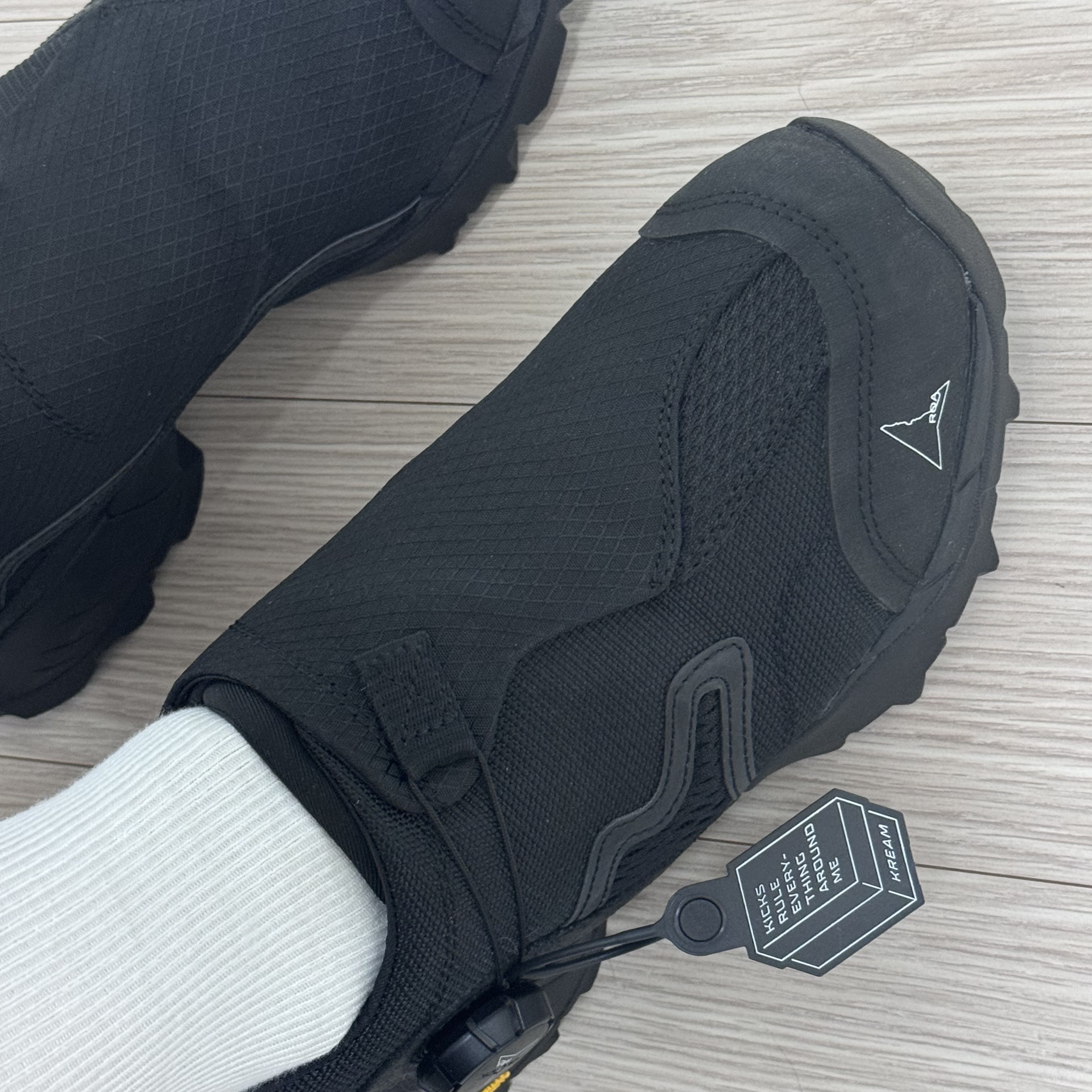 Roa Hiking Minaar Black 착용 스타일