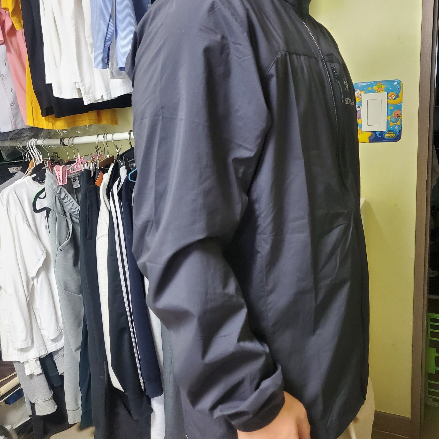 Arc'teryx Squamish Hoody Black 착용 스타일 - 2