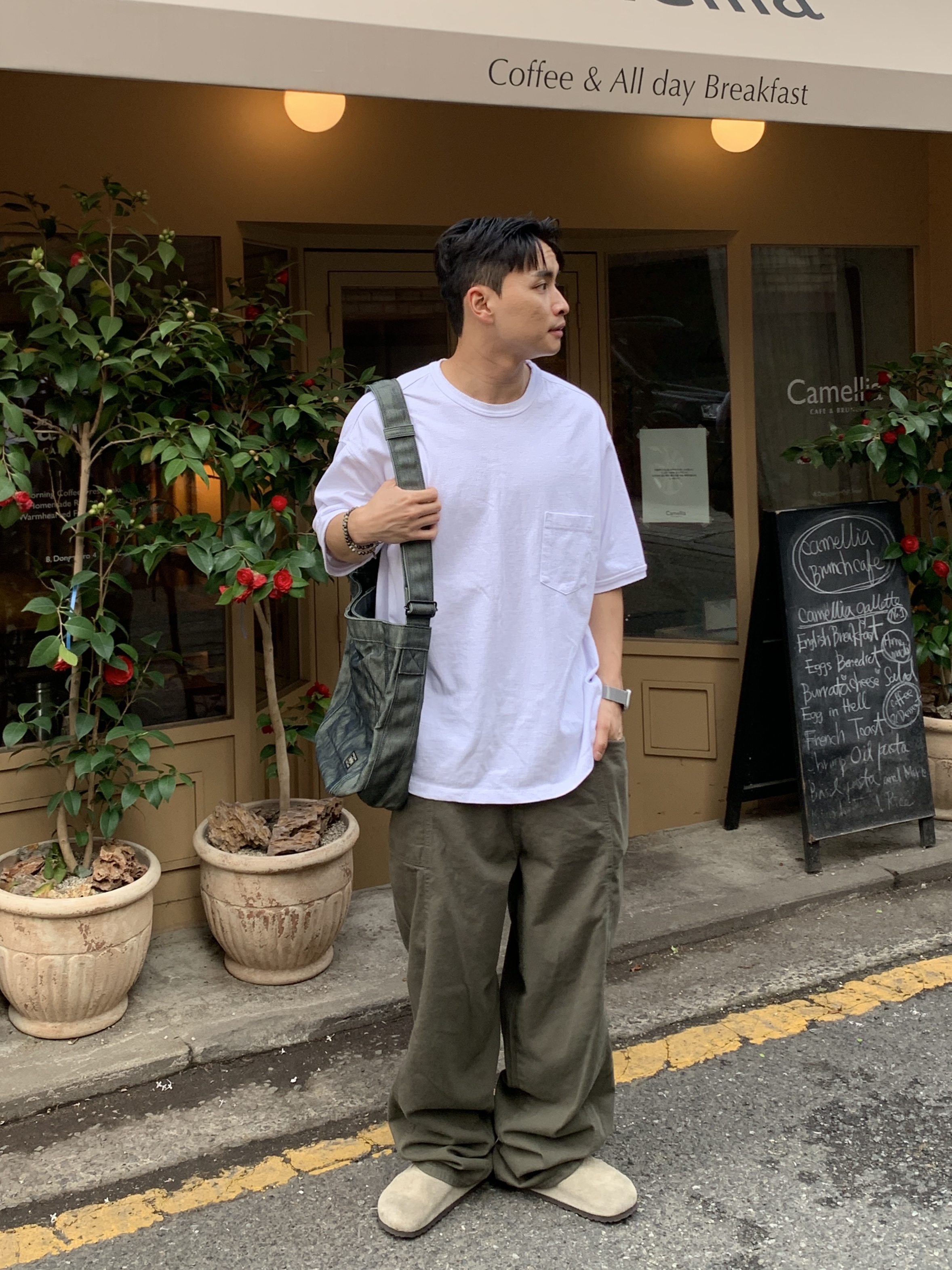 Birkenstock Boston Soft Footbed Taupe - Regular 착용 스타일