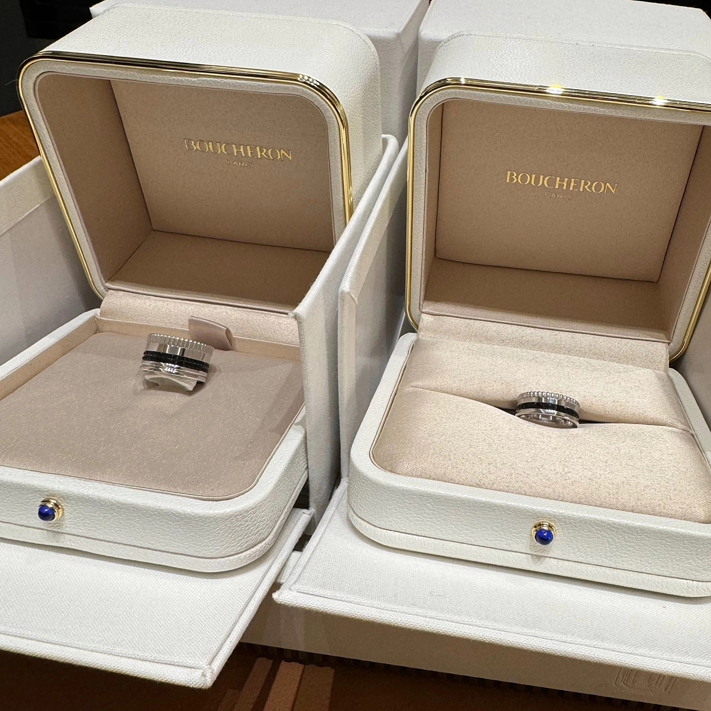 Boucheron Quatre Black Edition Large Ring 18K White Gold Black PVD, Boucheron Quatre Black Edition Small Ring 18K White Gold Black PVD 착용 스타일 - 2