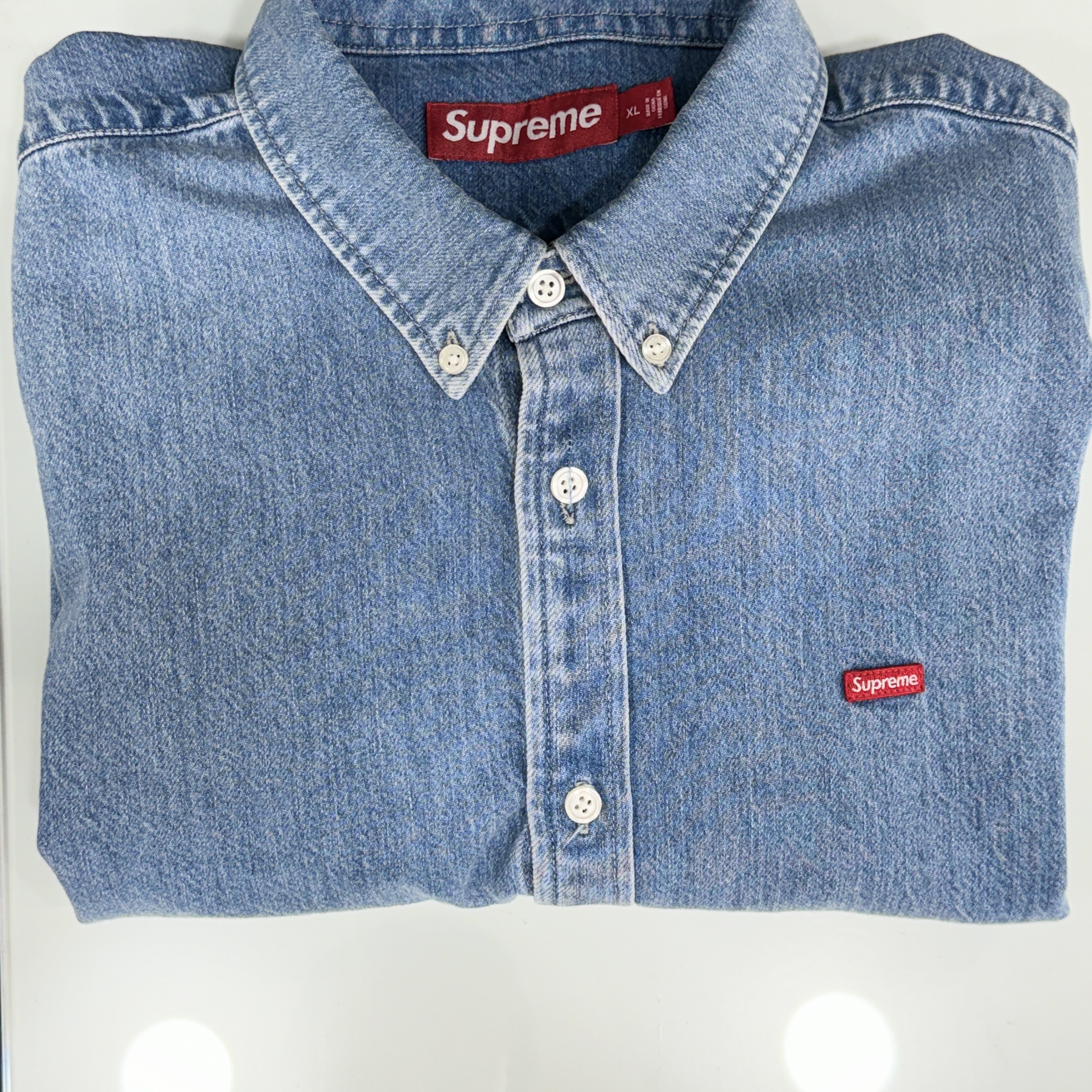 Supreme Small Box Shirt Denim - 23FW 착용 스타일