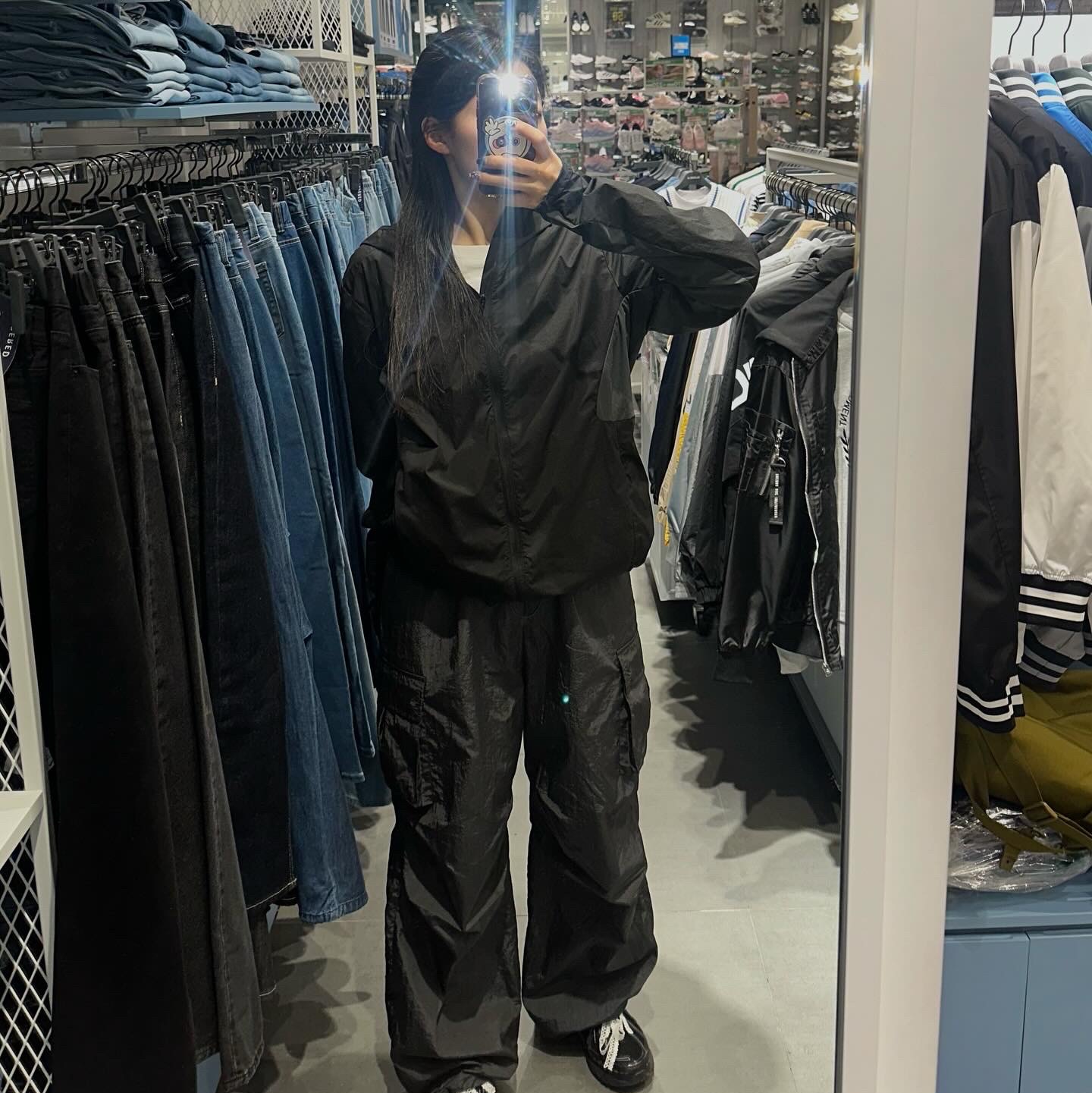 New Balance 1906R Black Silver Metallic, Sansan Gear Air Dash Jacket Black- 23SS 착용 스타일 - 3